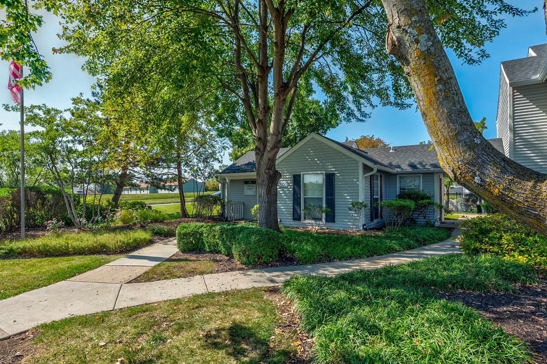 Pinehurst Apartments Kansas City, MO 64118