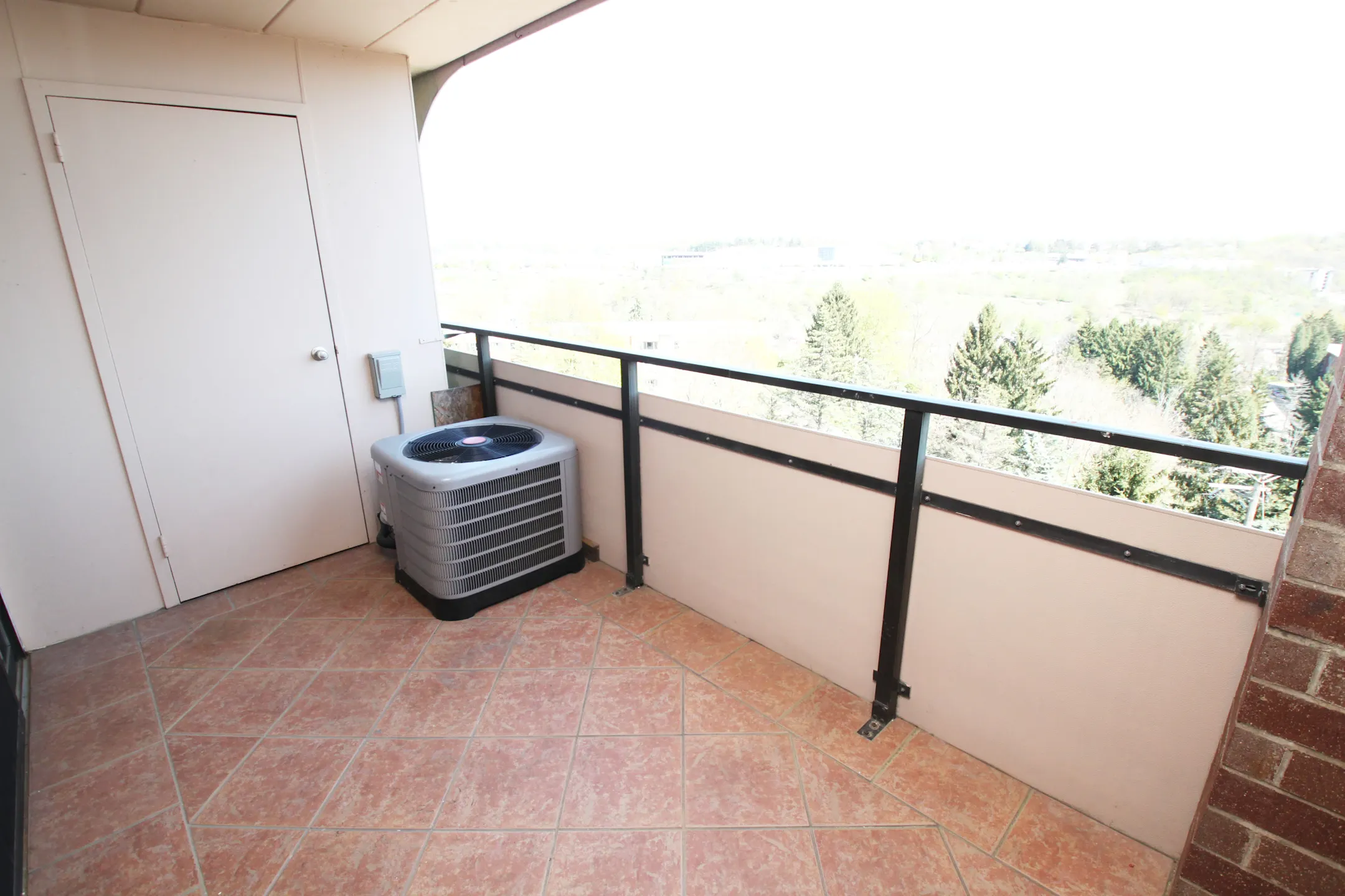 Waldorf Park Apartments 103 Mcknight Cir Pittsburgh, PA Apartments