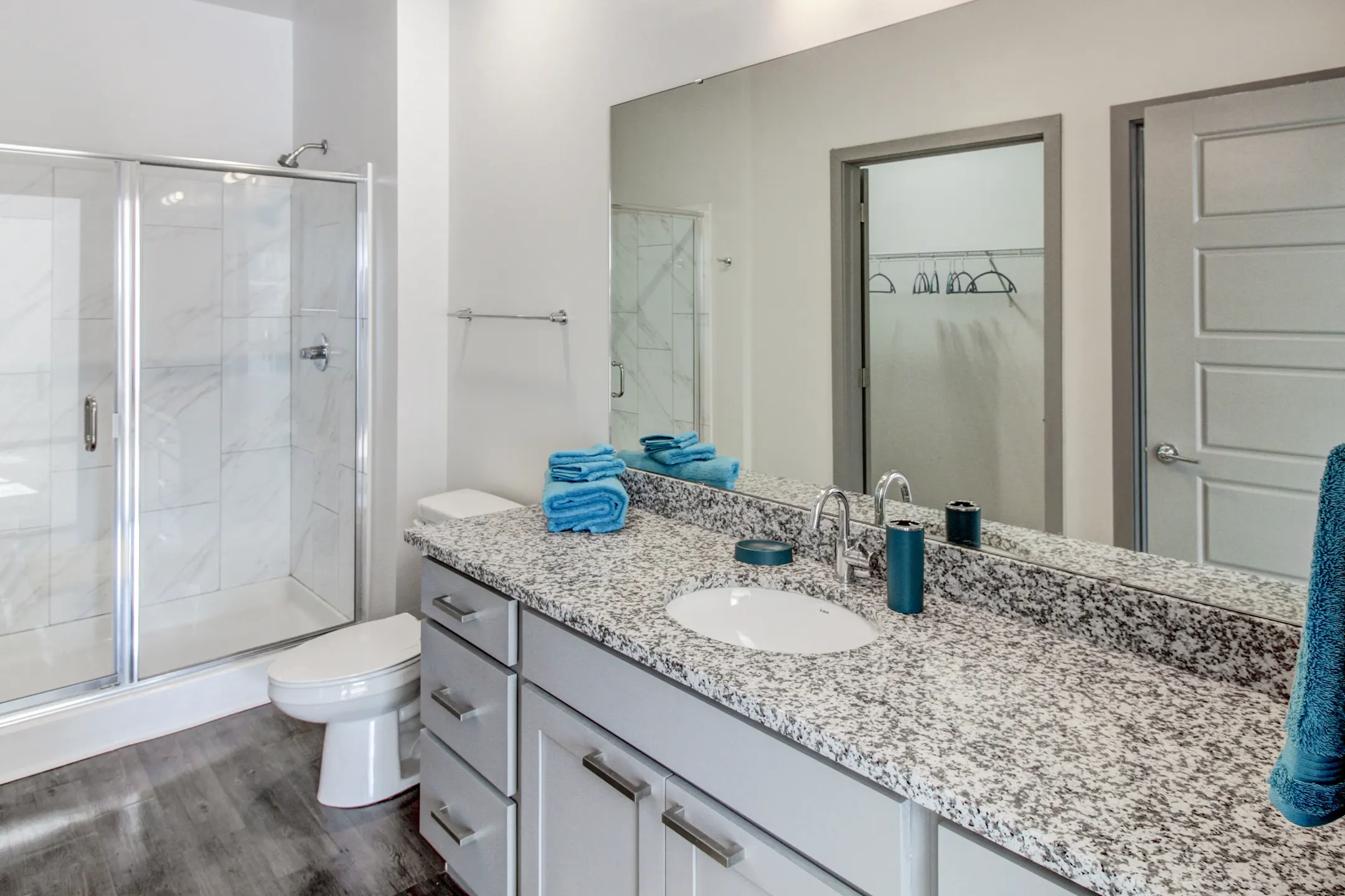 Crossroads Westside Apartments Kansas City, MO 64108