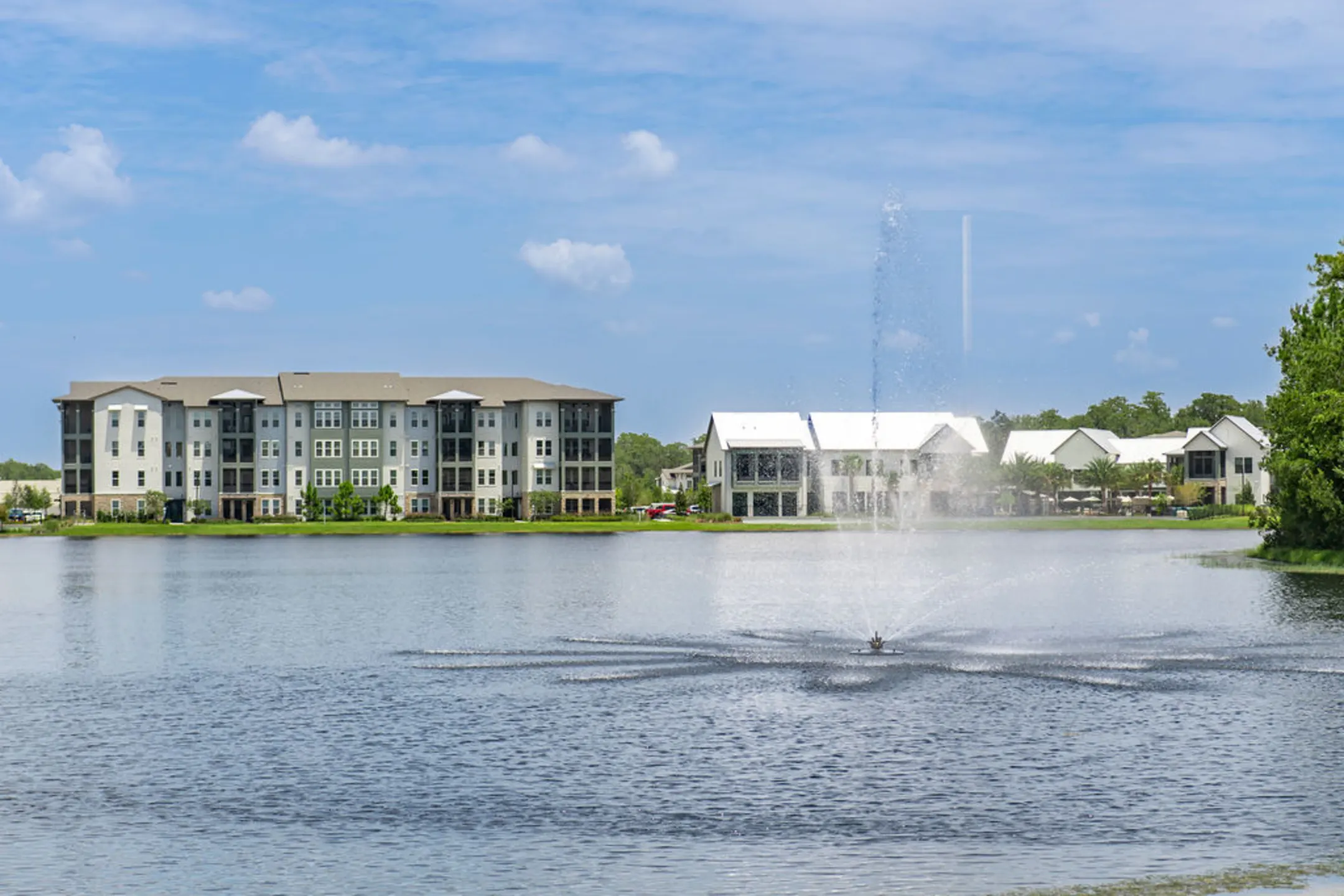 Urbon @ Nona Apartment Homes - Orlando, FL