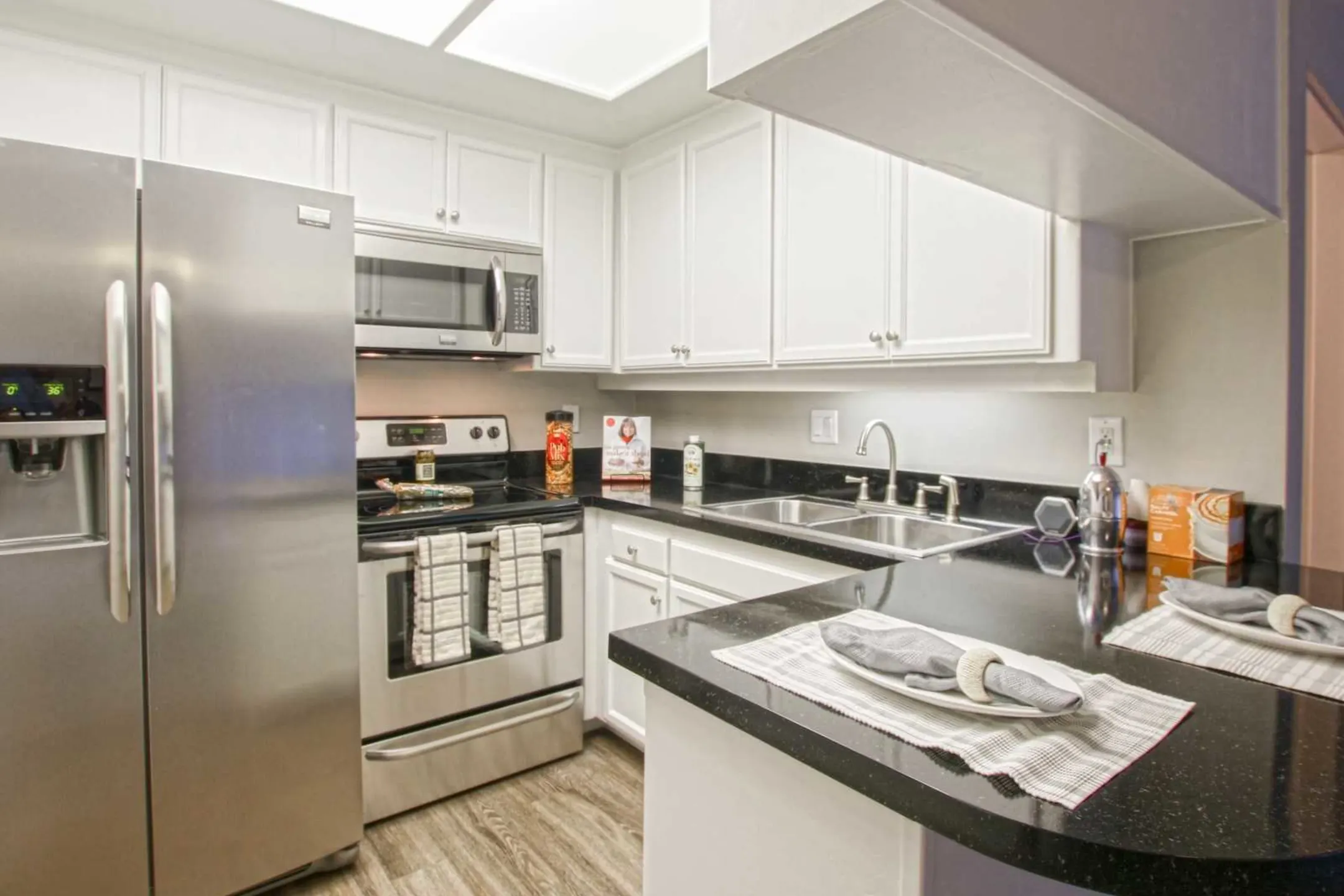 Kitchen - Loma Portal - San Diego, CA