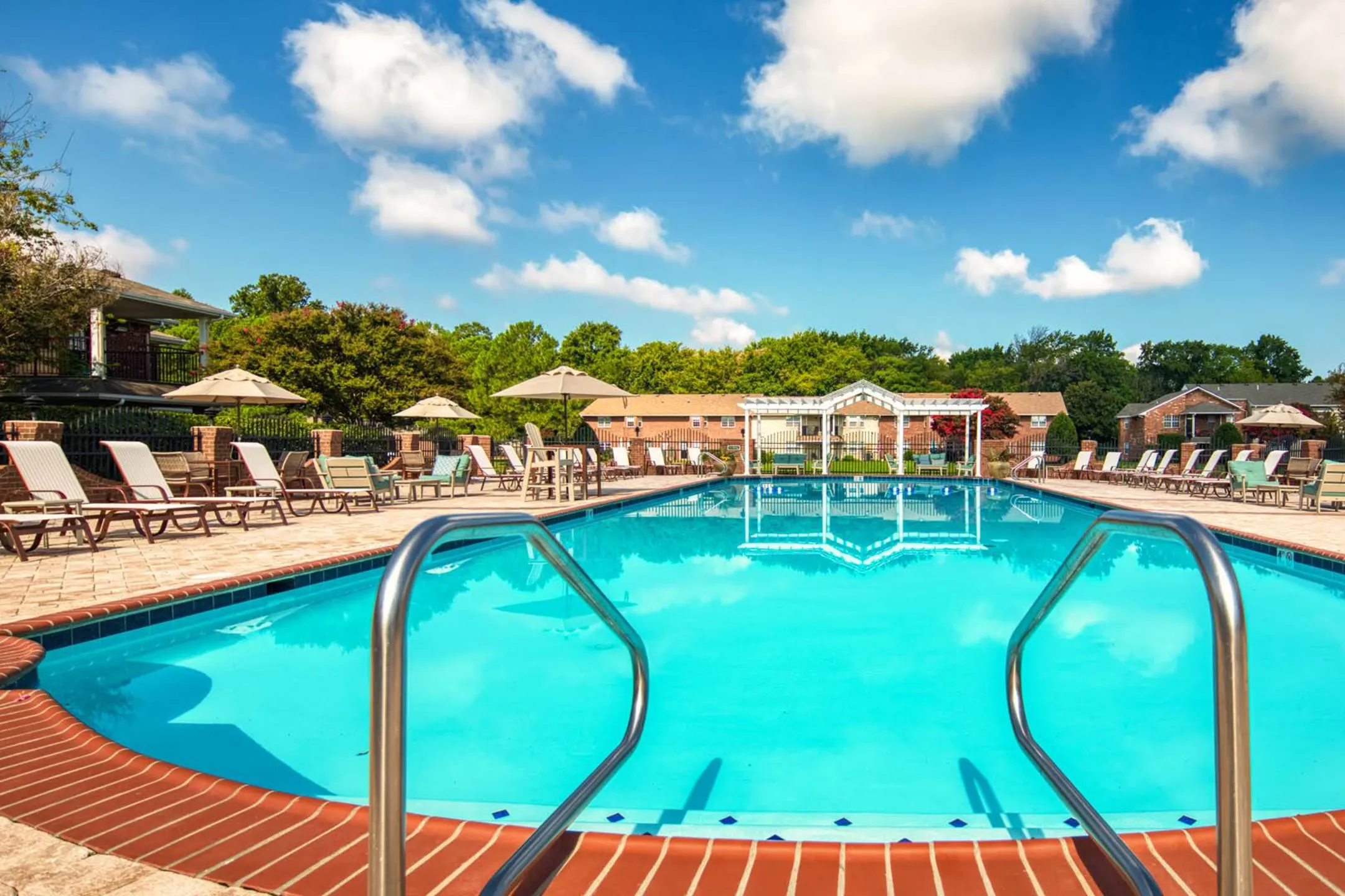 Holly Point 2540 Holly Point Blvd Chesapeake, VA Apartments for