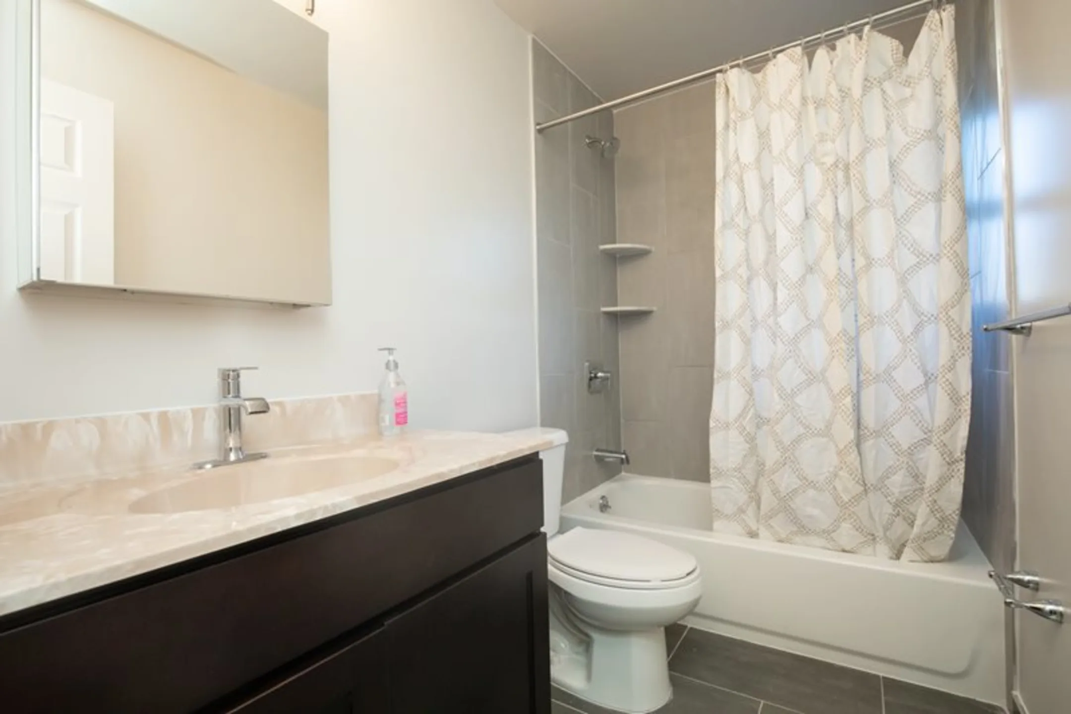 Bathroom - Westmount Village - Woodland Park, NJ