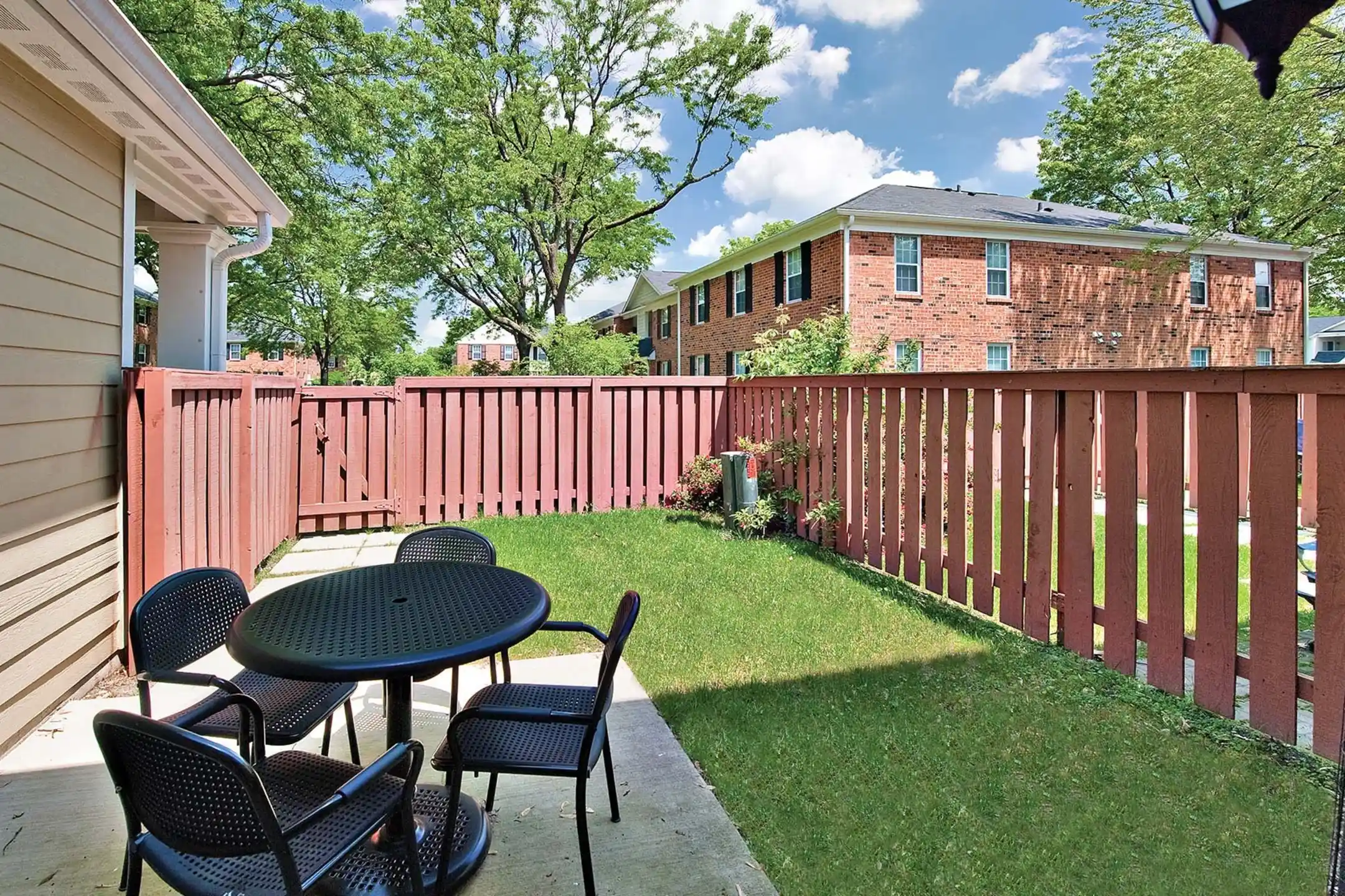 Willow Bend Apartments Apartments Rolling Meadows, IL 60008