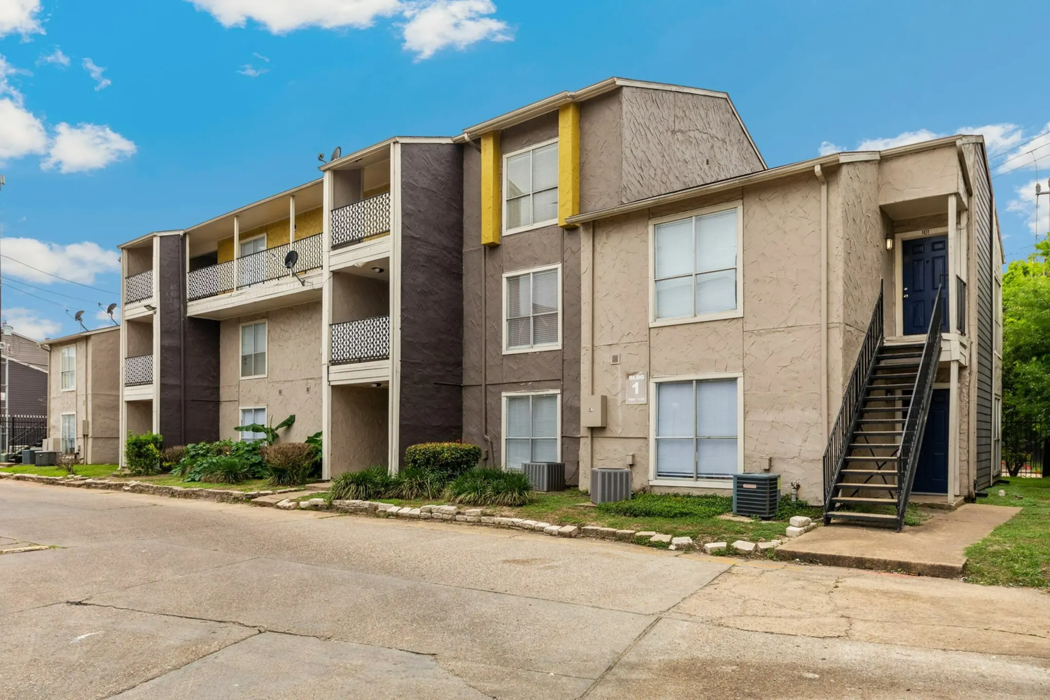 Parkway & Parkgreen at Bellaire 8100 Bellaire Houston, TX