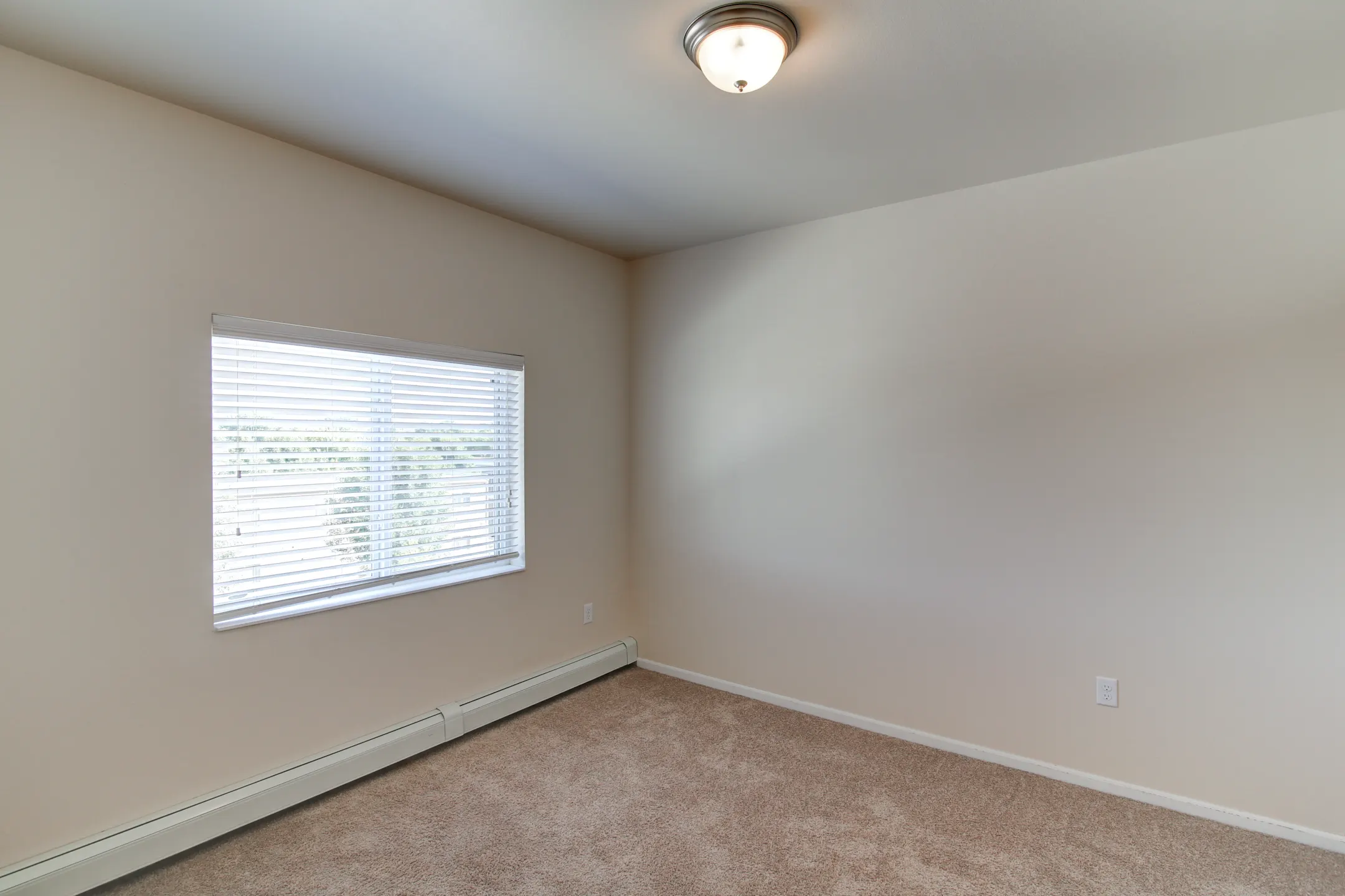 Waters Edge At Westbay 2500 46th Ave Se Mandan, ND Apartments for