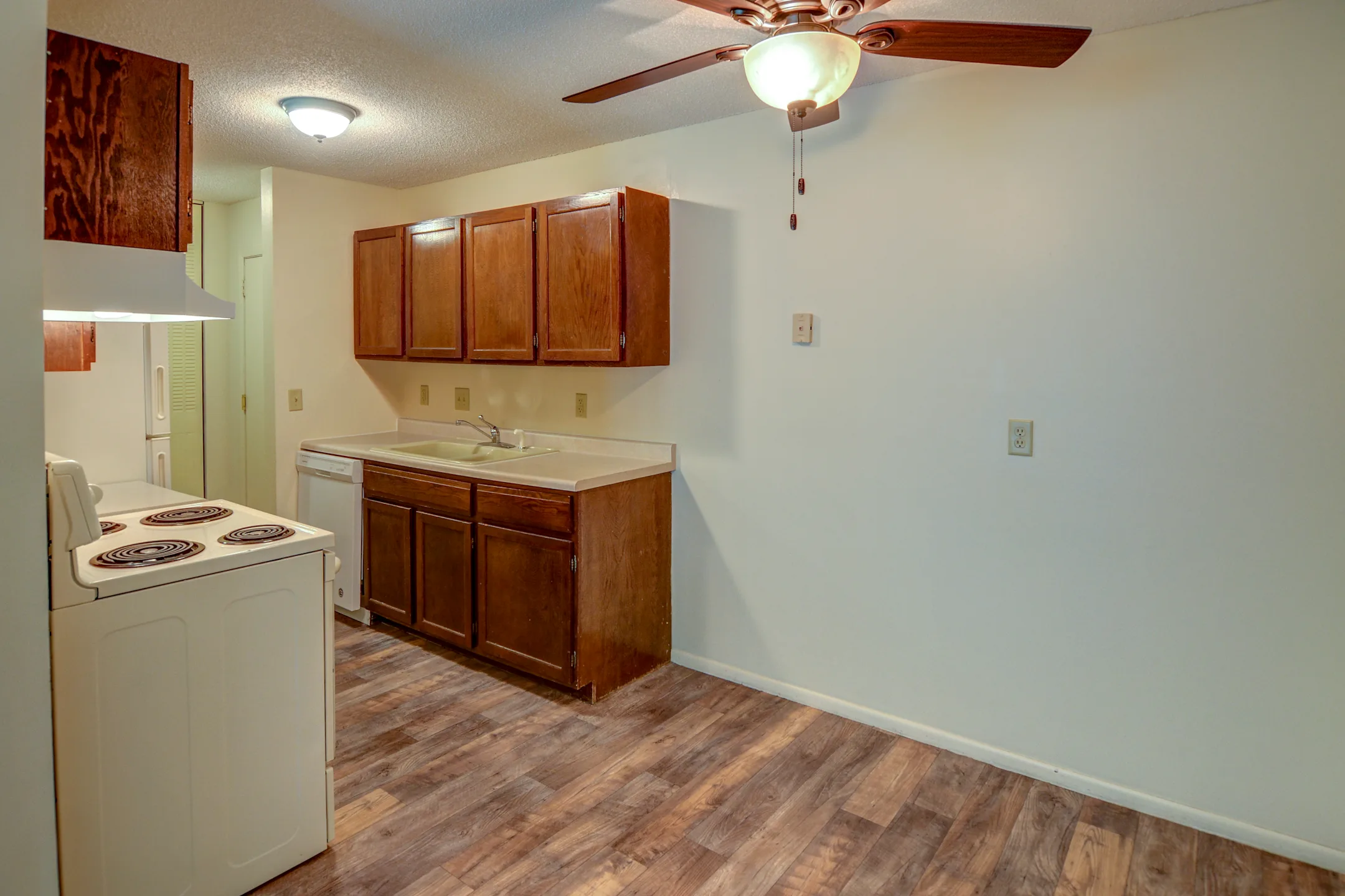 Eastgate Apartments 6048 Upper 51st St N Oakdale, MN Apartments for