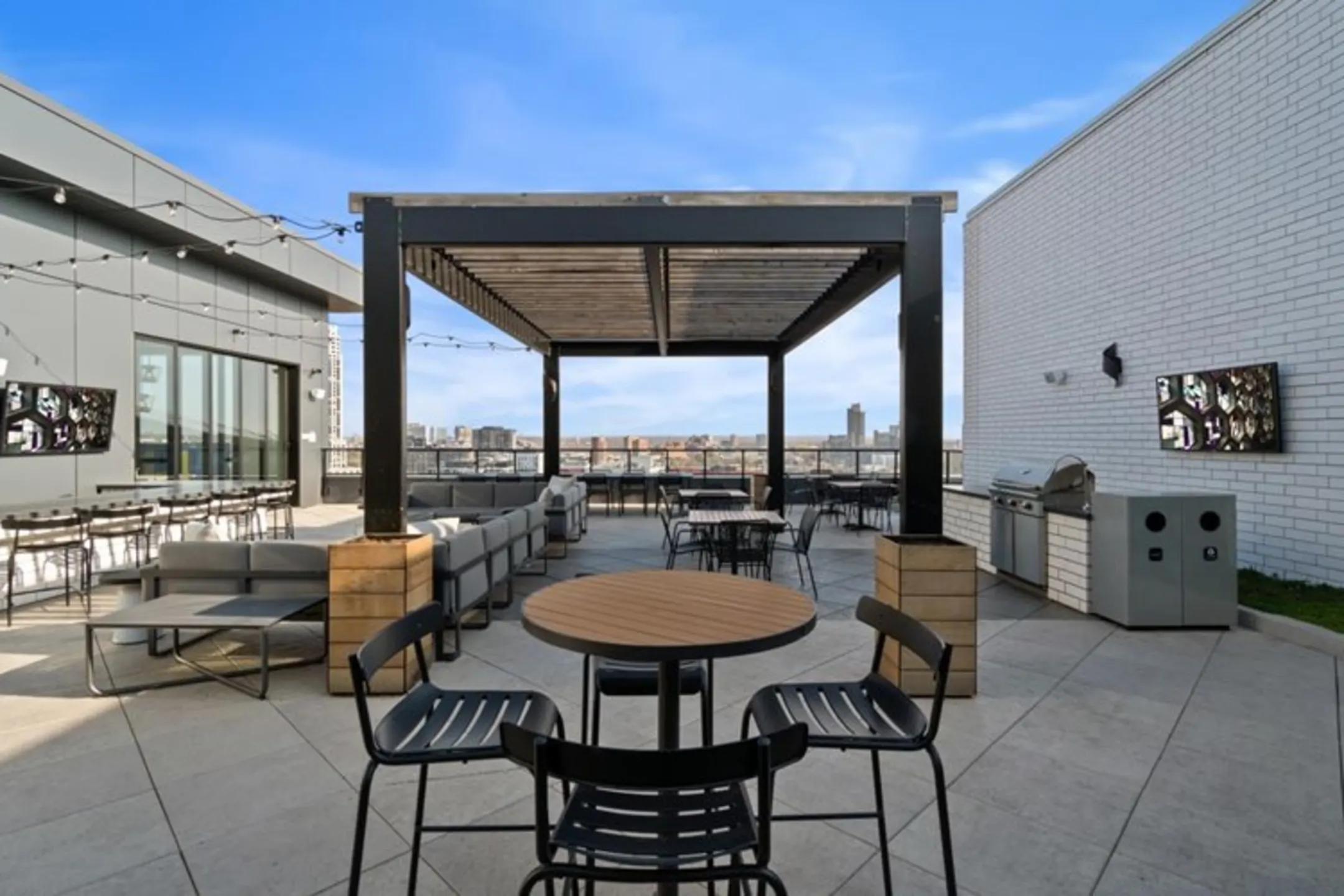 240 Park Avenue Apartments Minneapolis, MN 55401