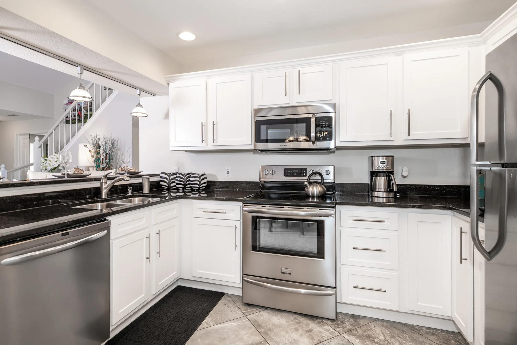 Canterbury Crossing Luxury Apartment Homes Apartments Pewaukee, WI 53072