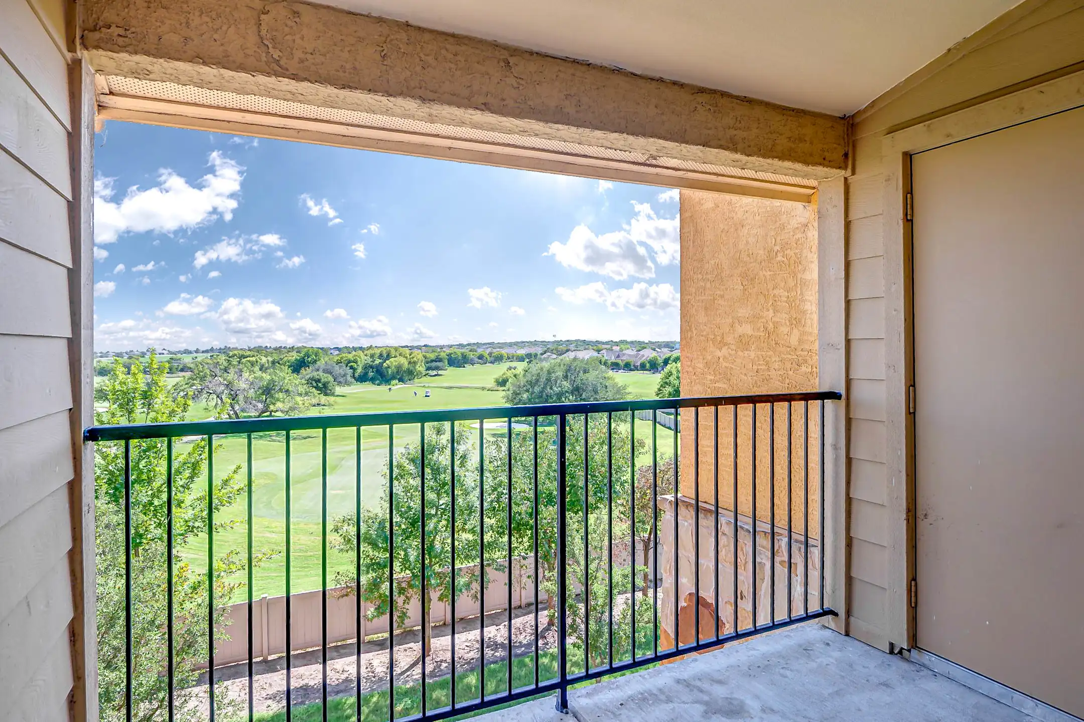 Fairway Landings at Plum Creek Apartments Kyle, TX 78640