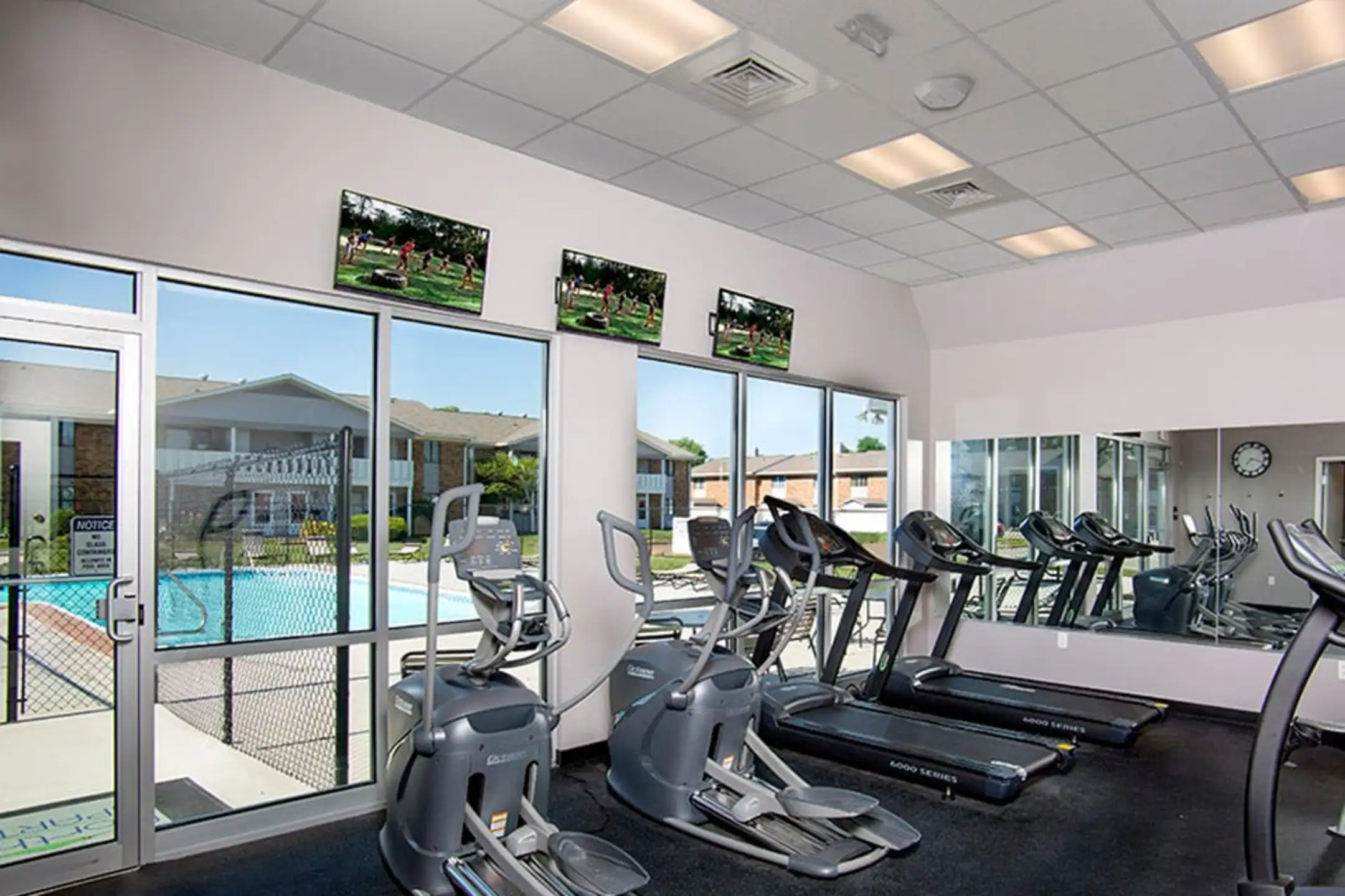 Fitness Weight Room - North Park Apartments of Evansville - Evansville, IN