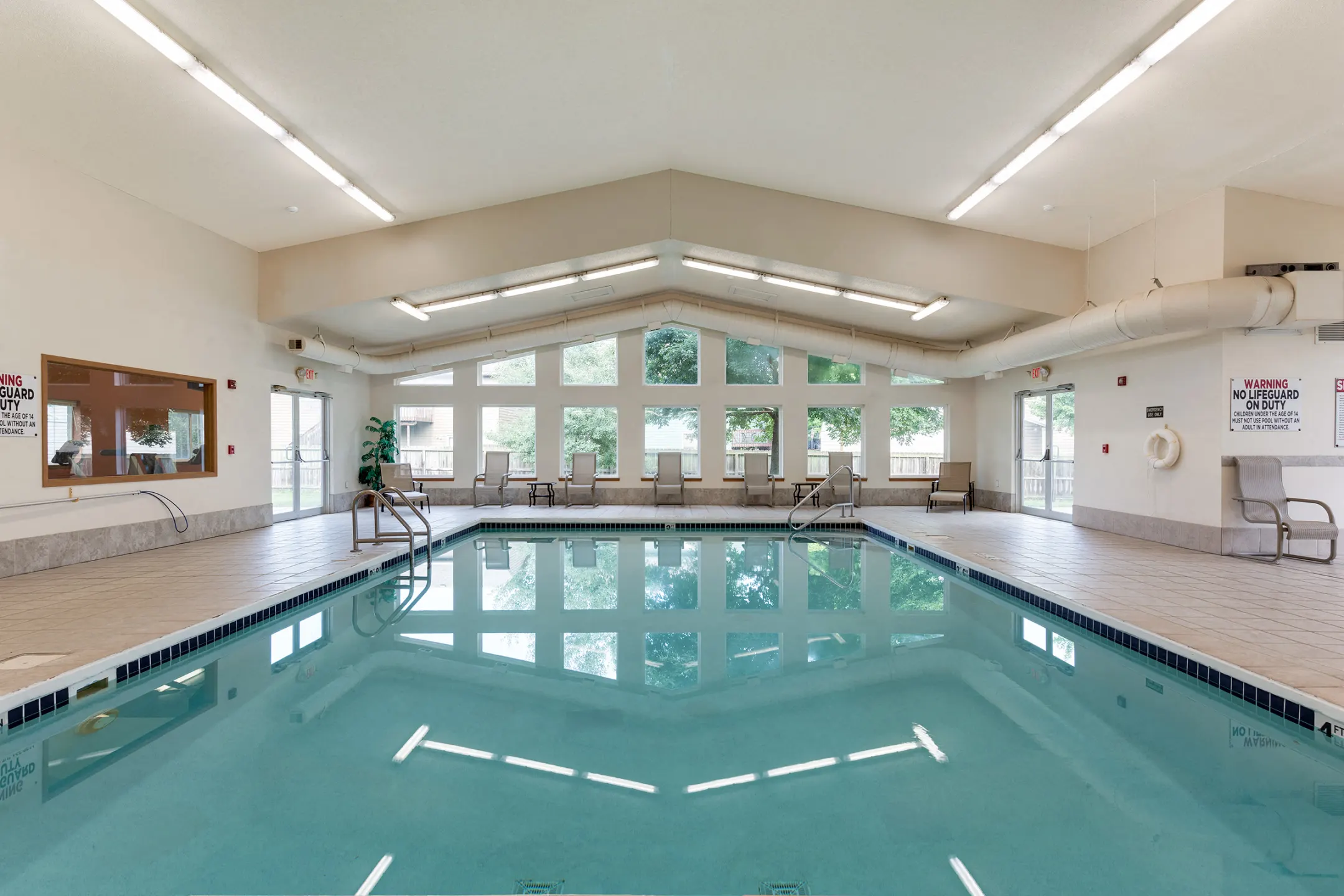 Pool - Platinum Valley Apartments - Sioux Falls, SD