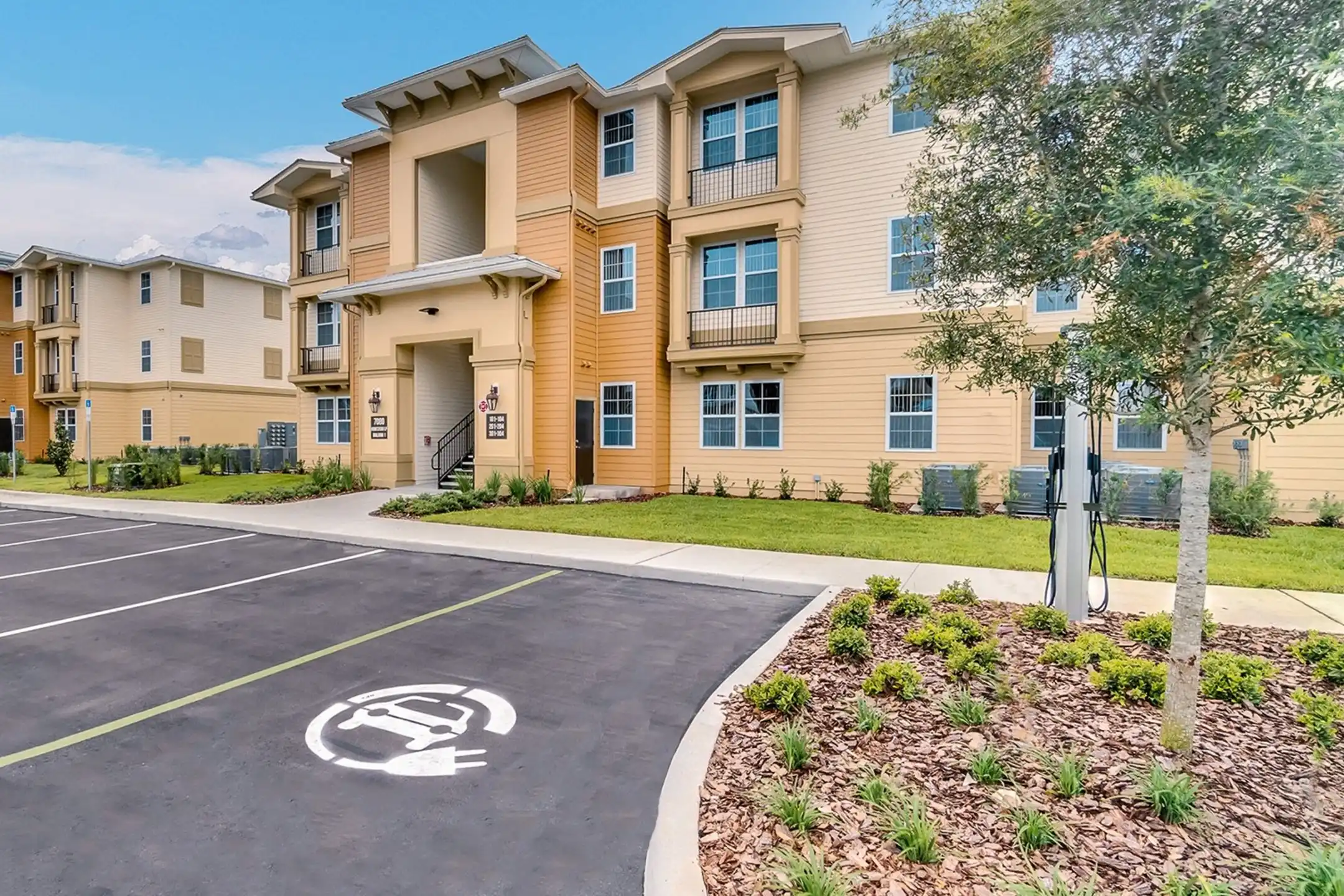 Wildwood Preserve Apartments 7011 Homestead Loop Wildwood, FL