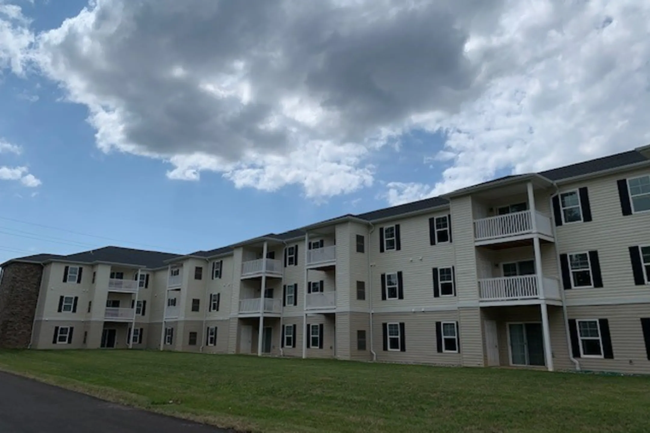Building - Lyndon Square 55+ Senior Apartments - Louisville, KY