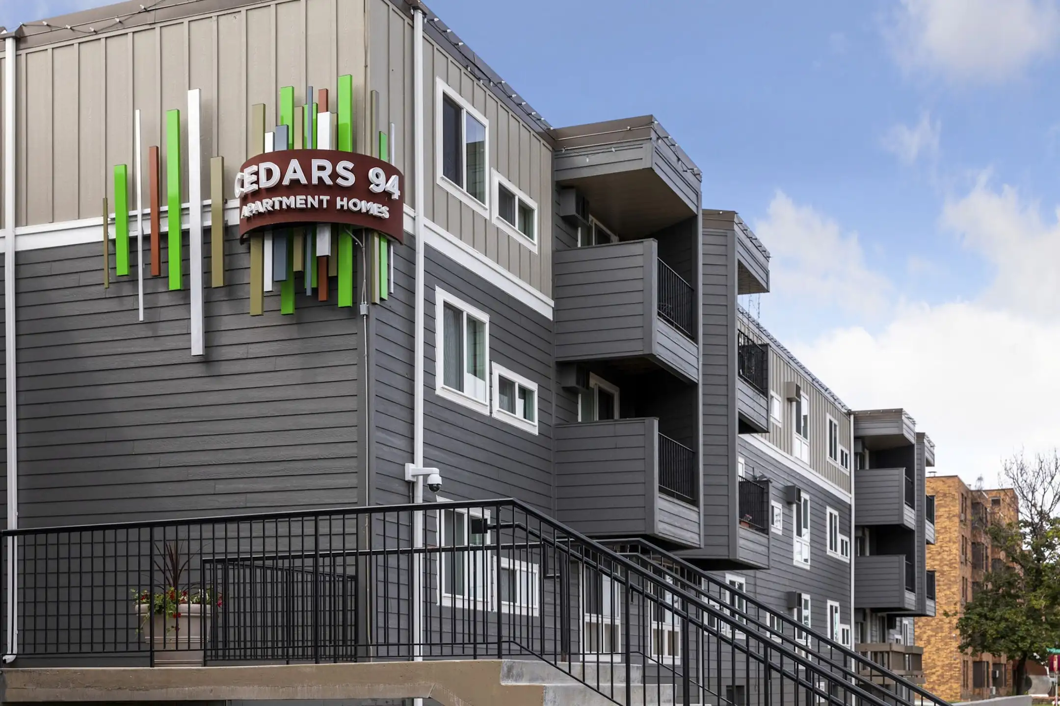 Cedars 94 Apartments 2220 E Franklin Ave Minneapolis, MN Apartments