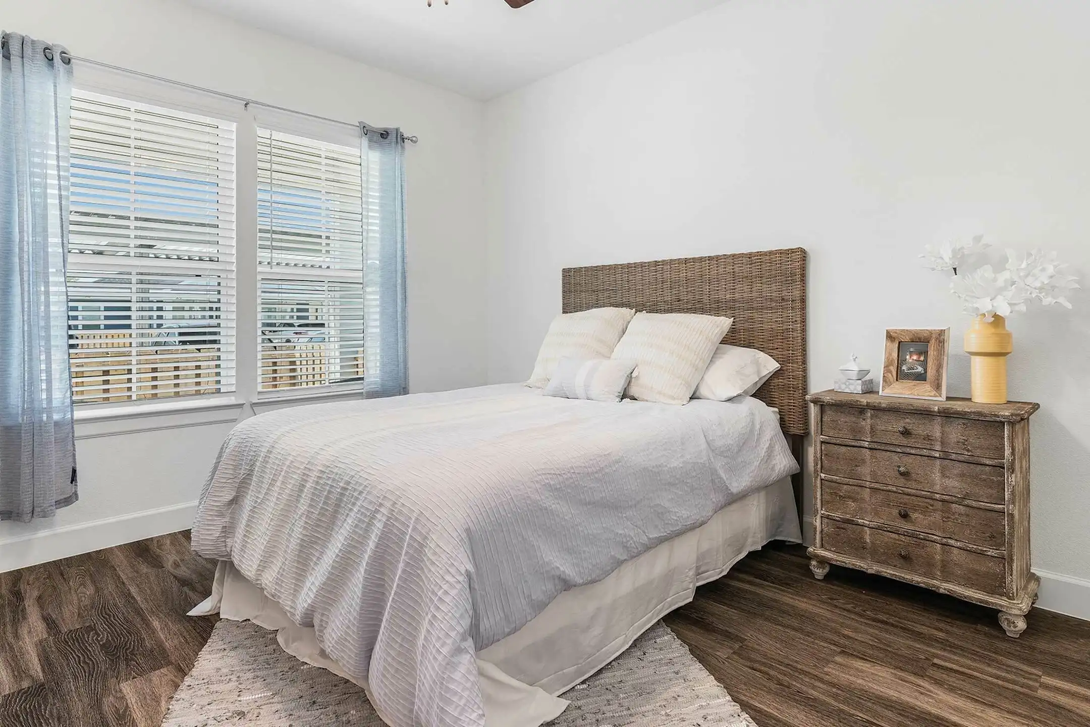 LEO at West Fork Apartments Conroe, TX 77304