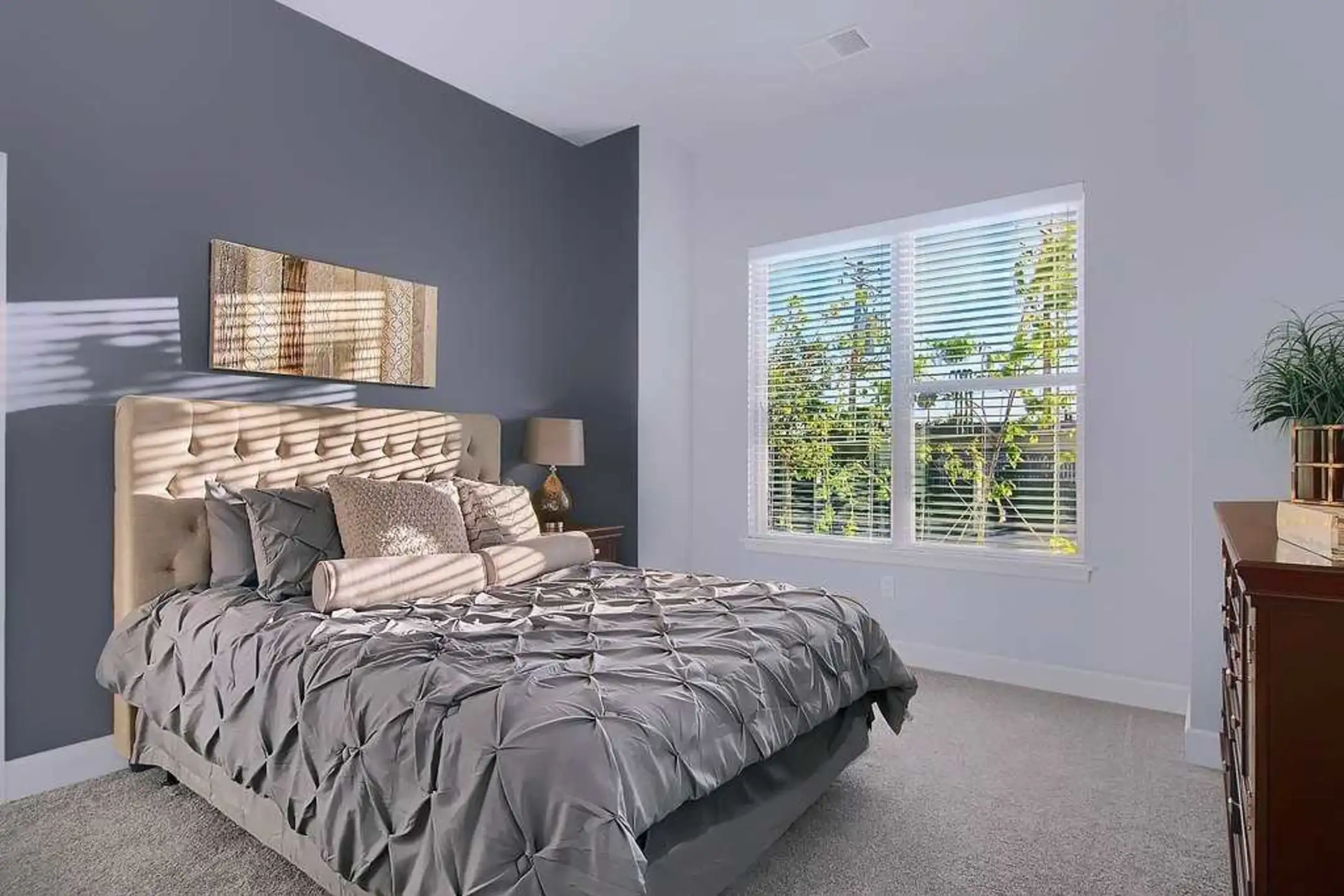 Bedroom - The Vue at Creve Coeur - Creve Coeur, MO