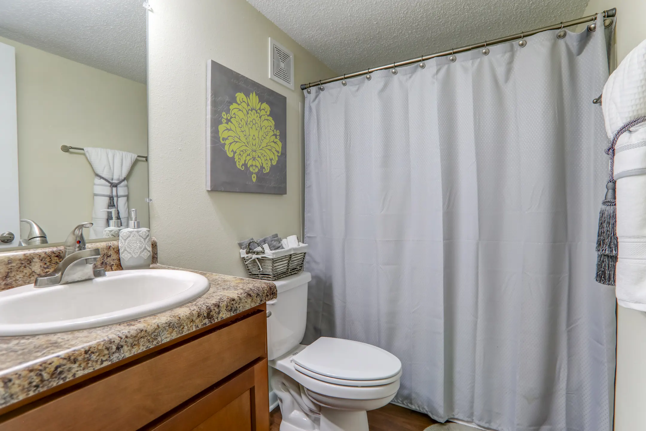 Oak Grove Place Apartments Hattiesburg, MS 39402