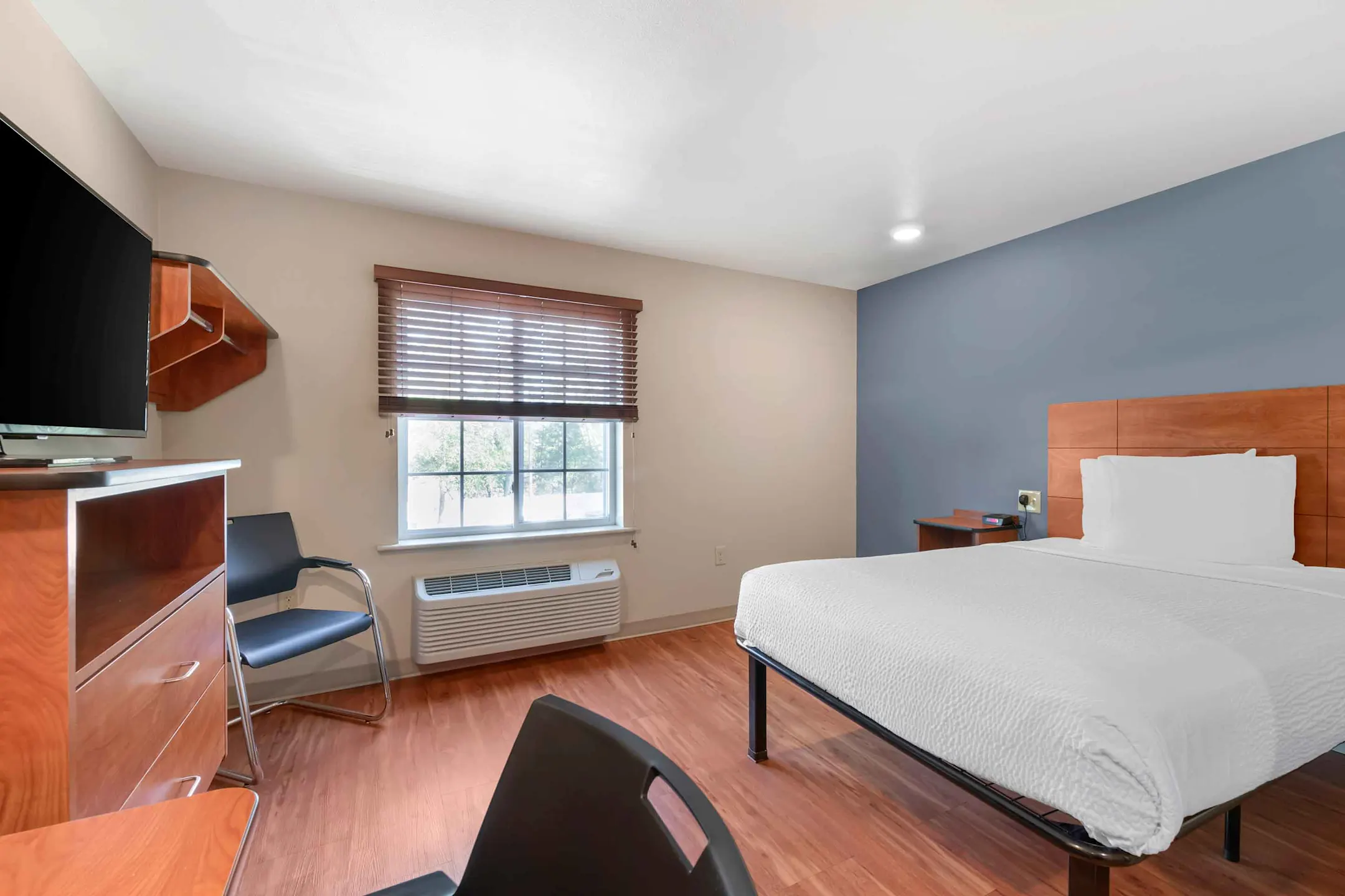 Bedroom - Furnished Studio - Shreveport - Bossier City - Bossier City, LA