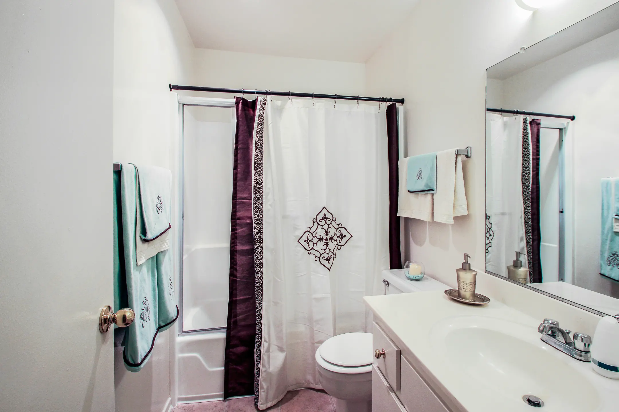 Bathroom - Brookside Apartments - La Palma, CA