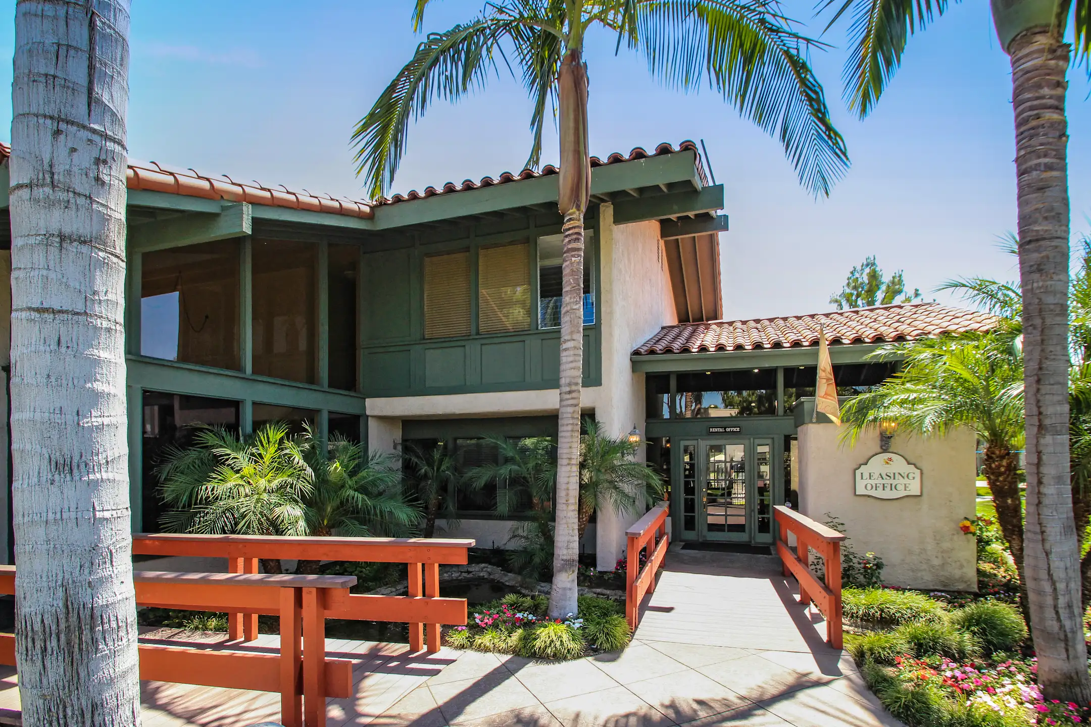 Brookside Apartments 5600 Orangethorpe Ave La Palma, CA Apartments