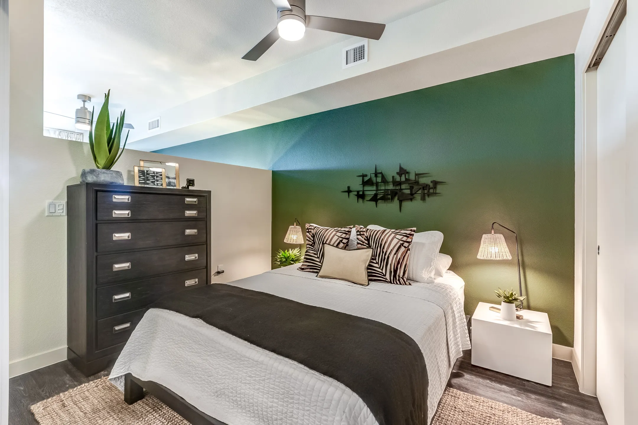 Bedroom - Circa Central Avenue - Phoenix, AZ