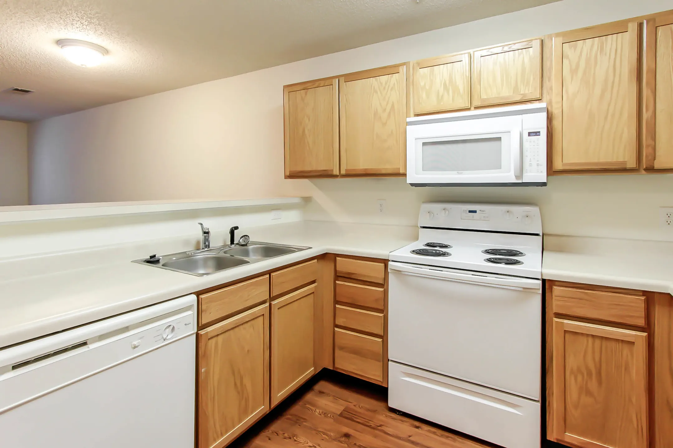 Kitchen - Charles Pointe Apartments - Florence, SC