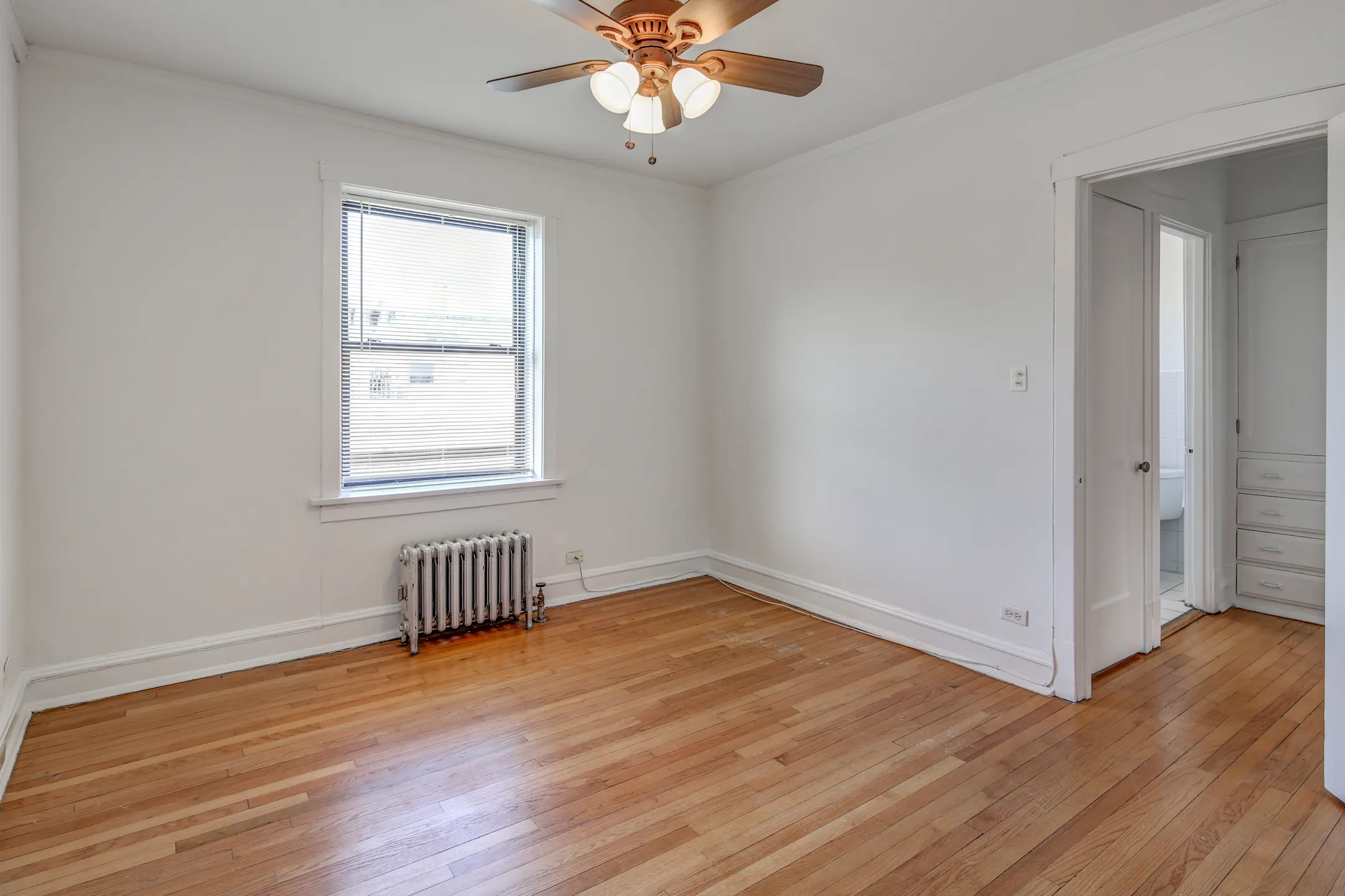 Farwell Apartments 1636 W Farwell Ave Chicago, IL Apartments for