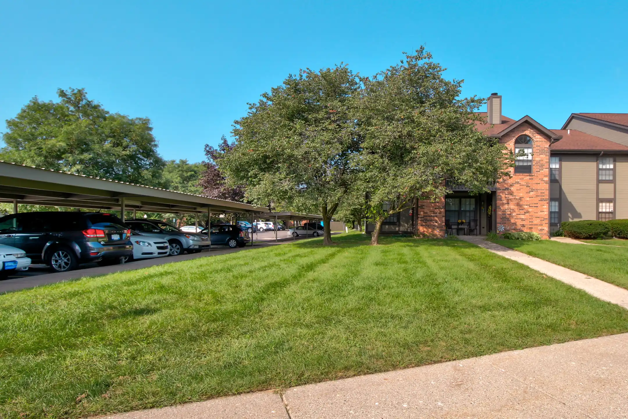 Lancaster Lakes Apartments Clarkston, MI 48346