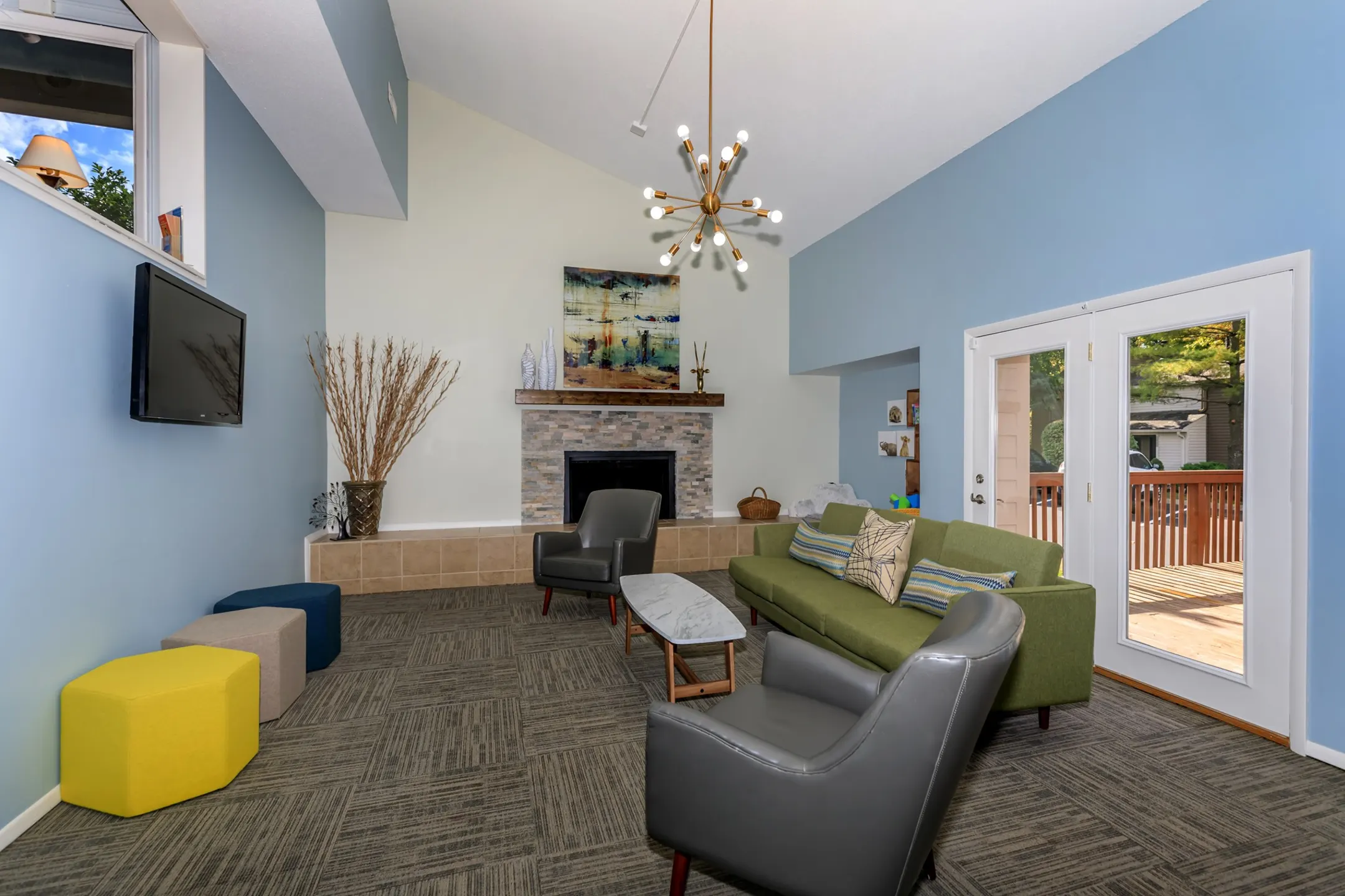 Living Room - The Preserve at Allisonville - Indianapolis, IN