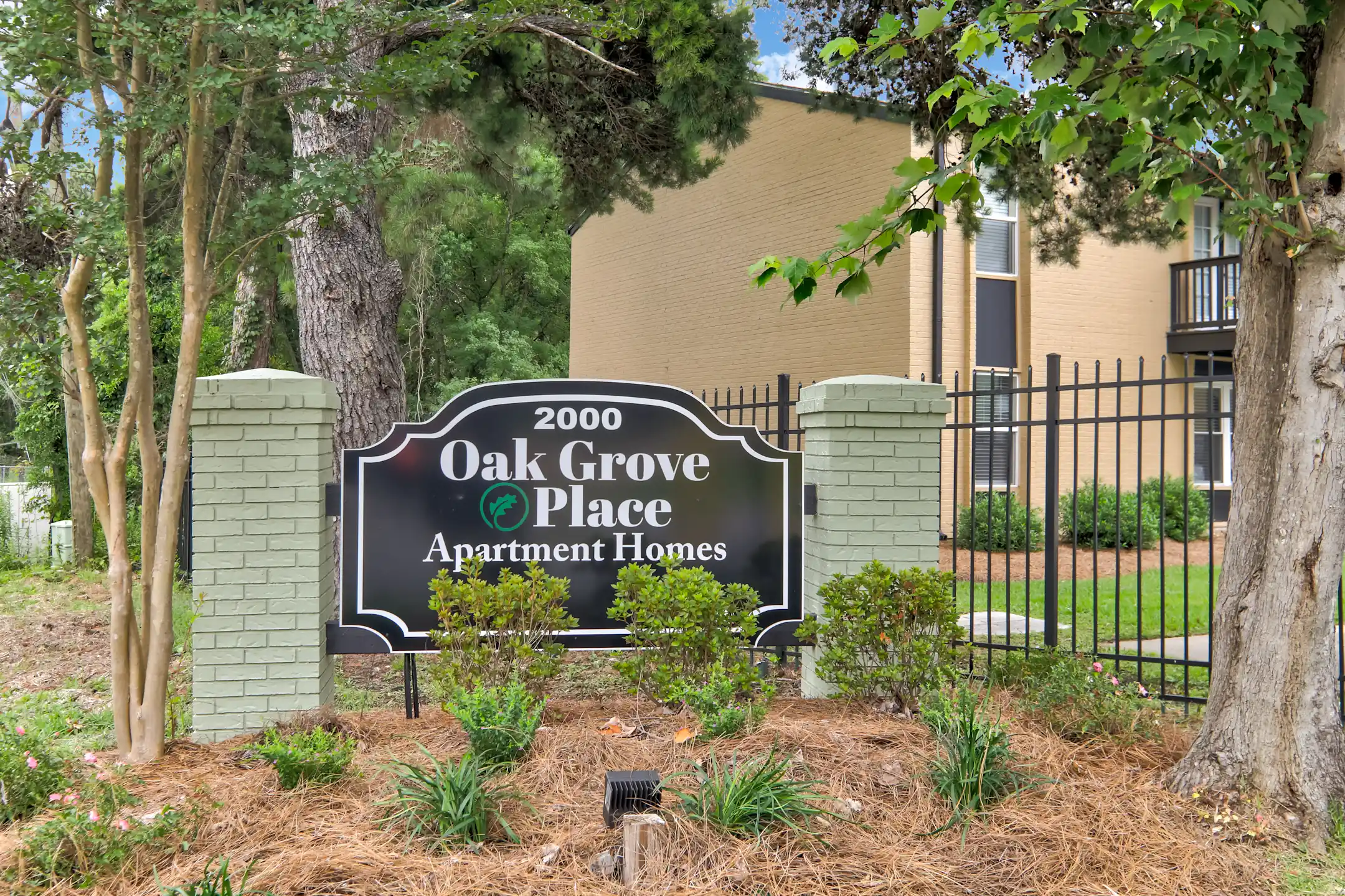 Oak Grove Place Apartments Hattiesburg, MS 39402