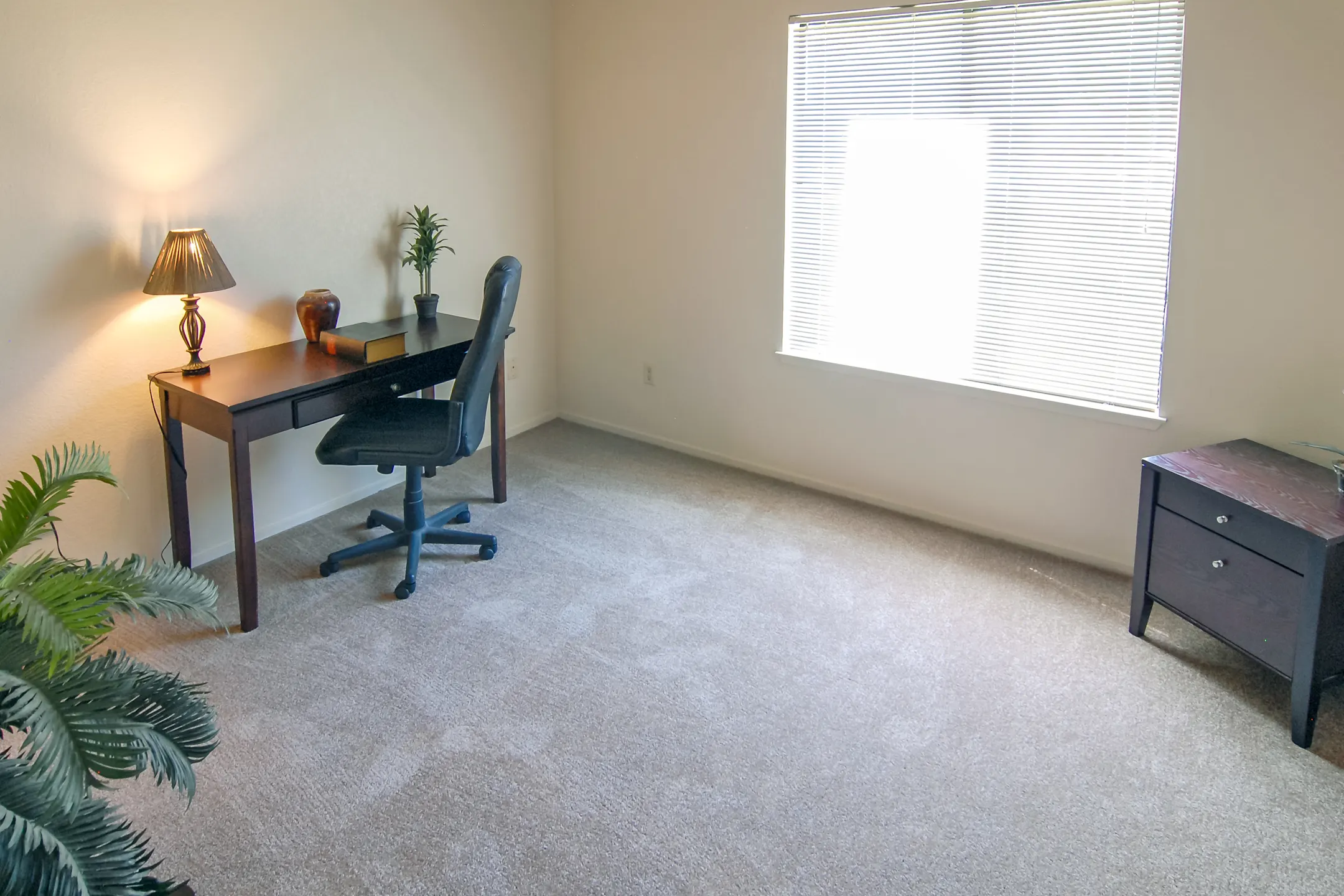 Lakeshore Gardens 2081 Sylvan Way Lodi, CA Apartments for Rent Rent.
