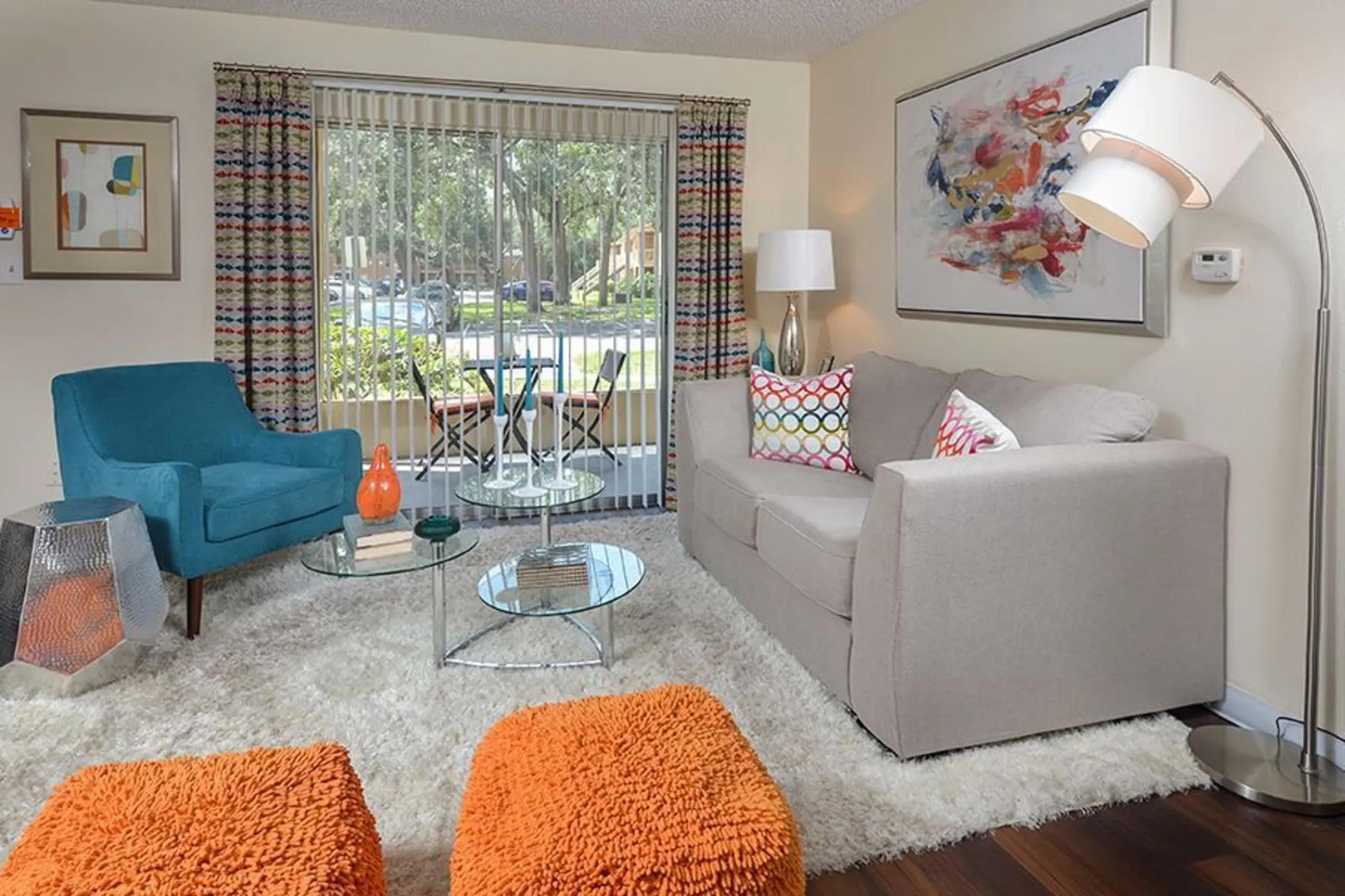 Living Room - Windwood Oaks - Tampa, FL