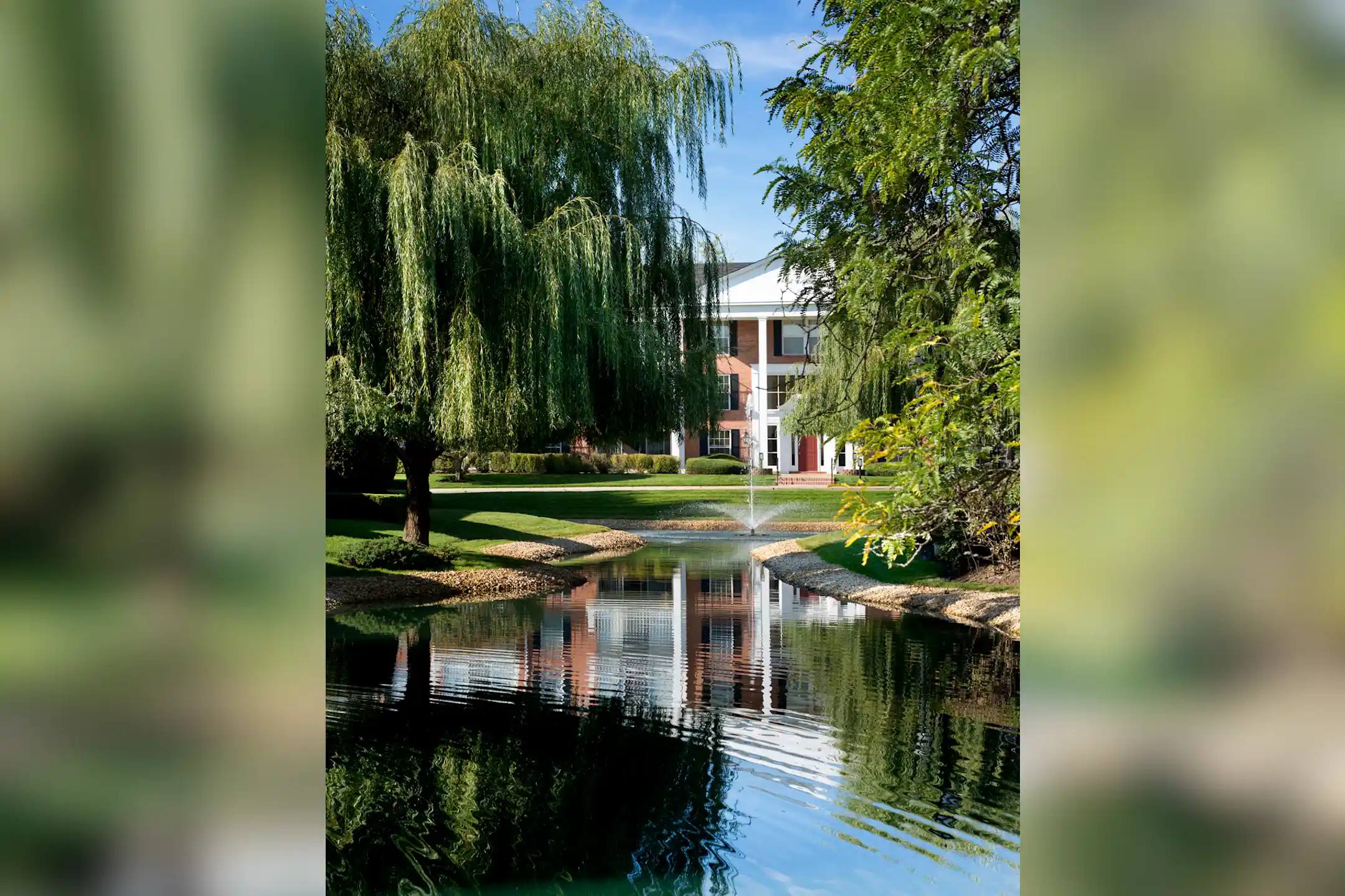 Versailles On the Lakes/Oakbrook Terrace Apartments Oakbrook Terrace