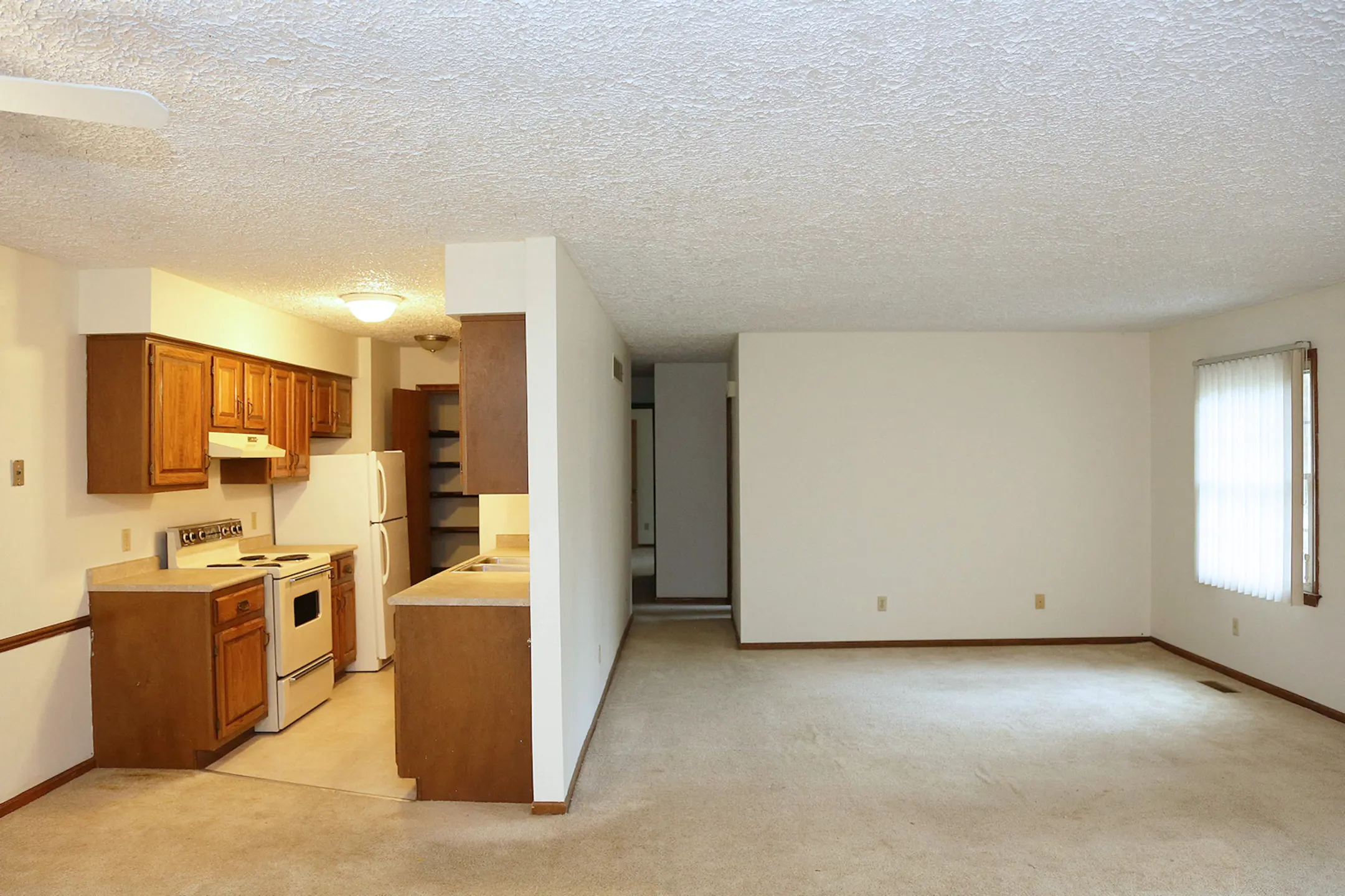 Cambria Heights Apartments & Townhomes 1355 Compton Ct East Lansing