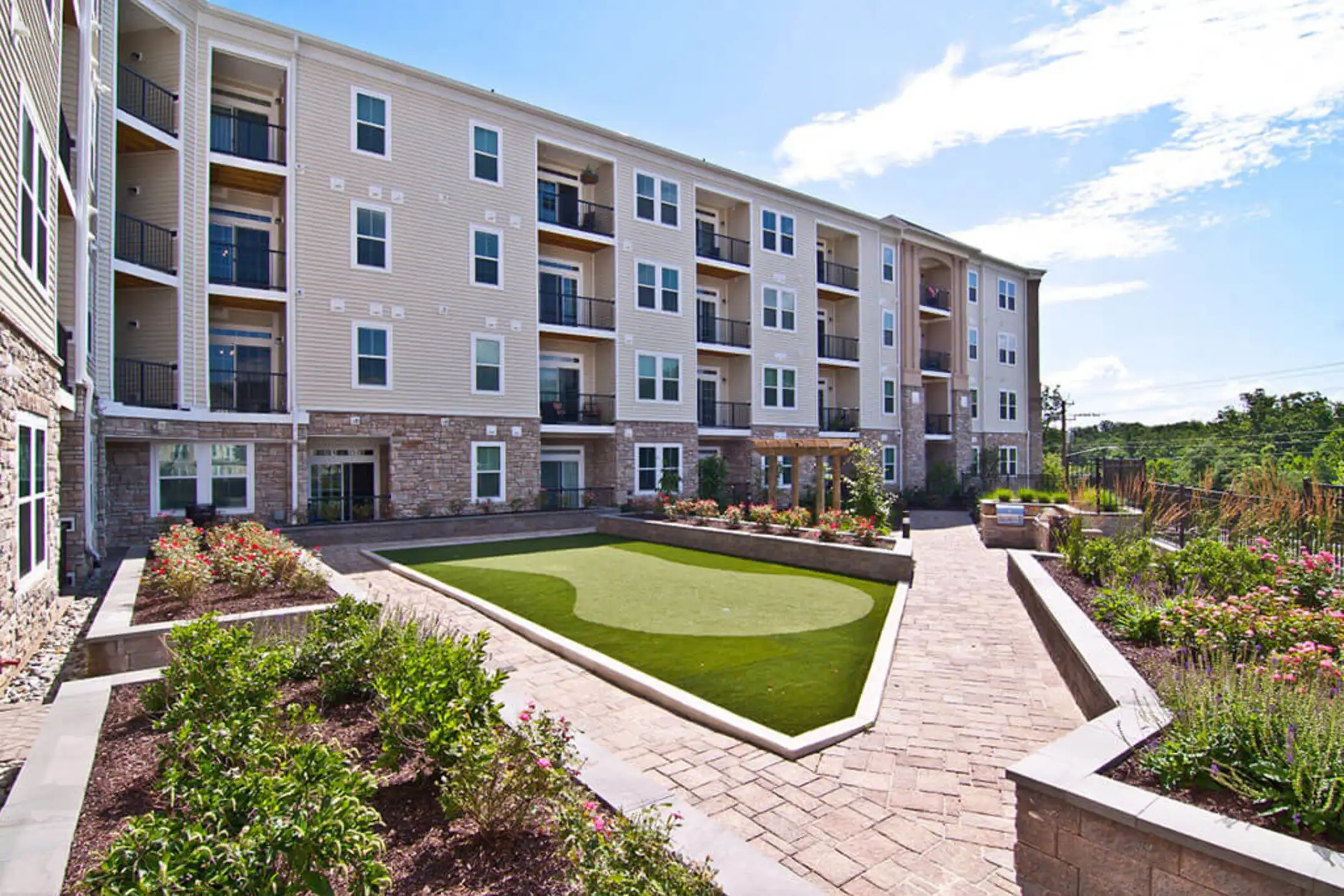 Kensington Place Apartments 2263 York Dr Woodbridge, VA for Rent