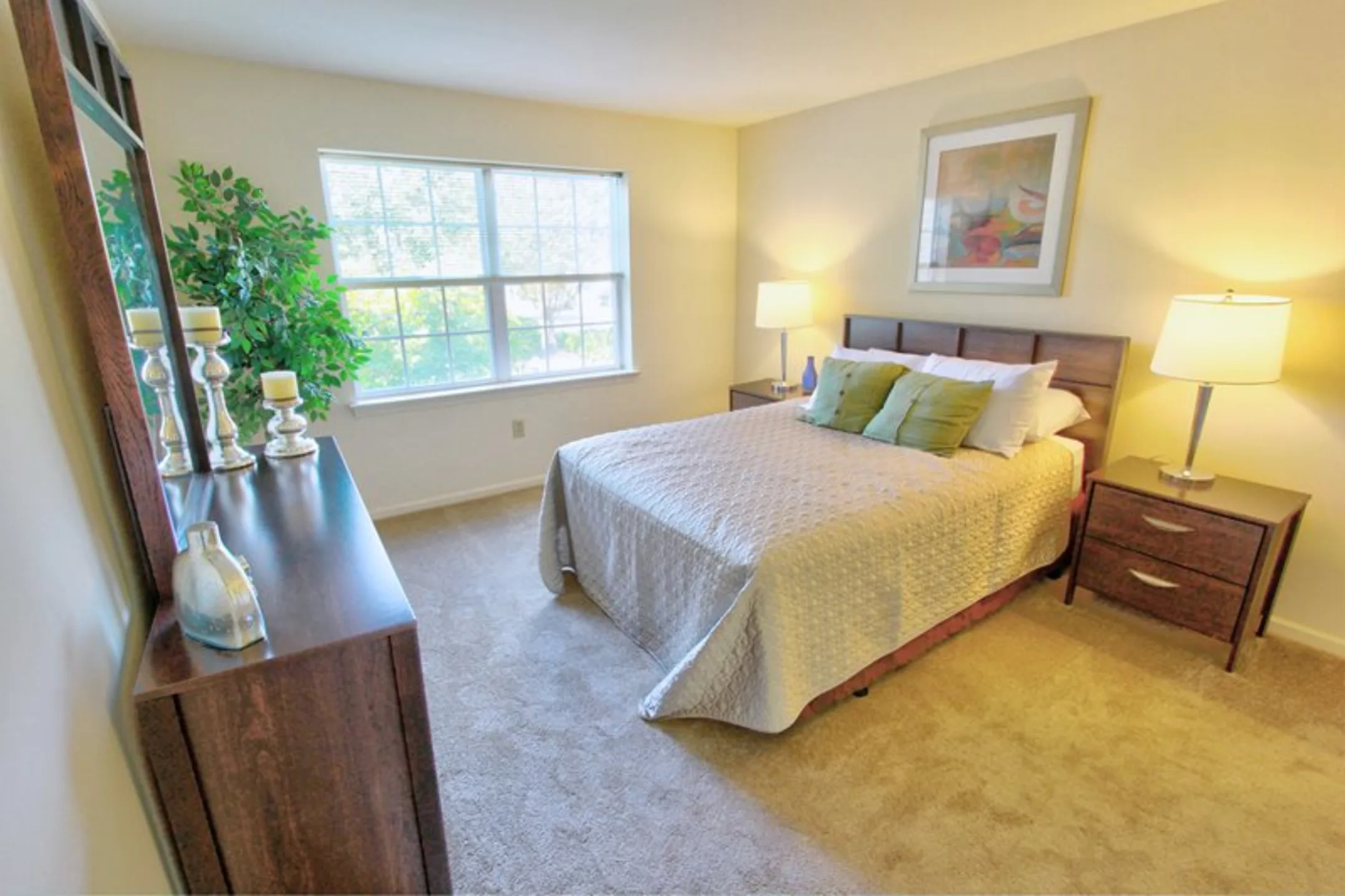 Bedroom - Aspen Glen - Hamden, CT
