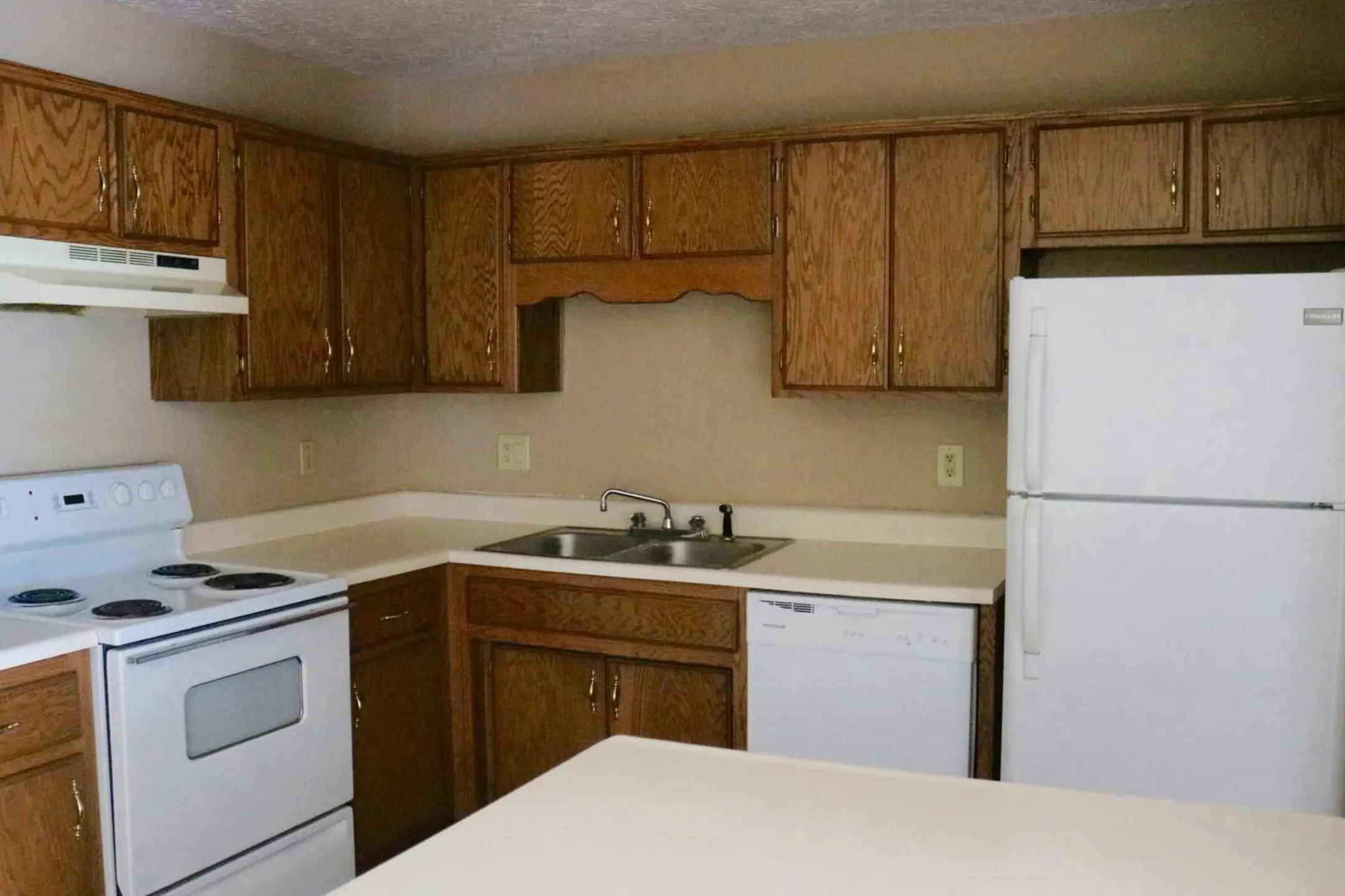 Kitchen - Amanda Place Apartments - Jeffersonville, IN