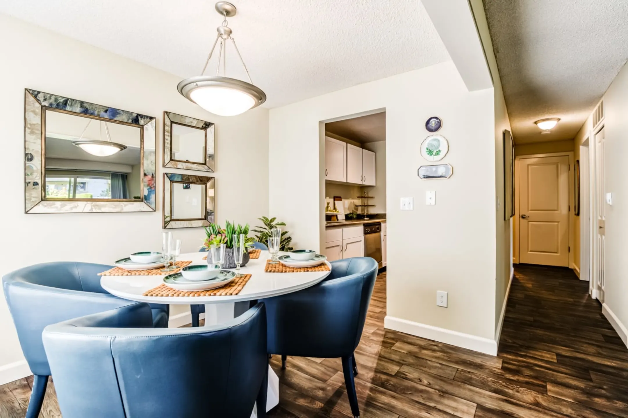 Dining Room - Edgewood Park Apartments - Bellevue, WA