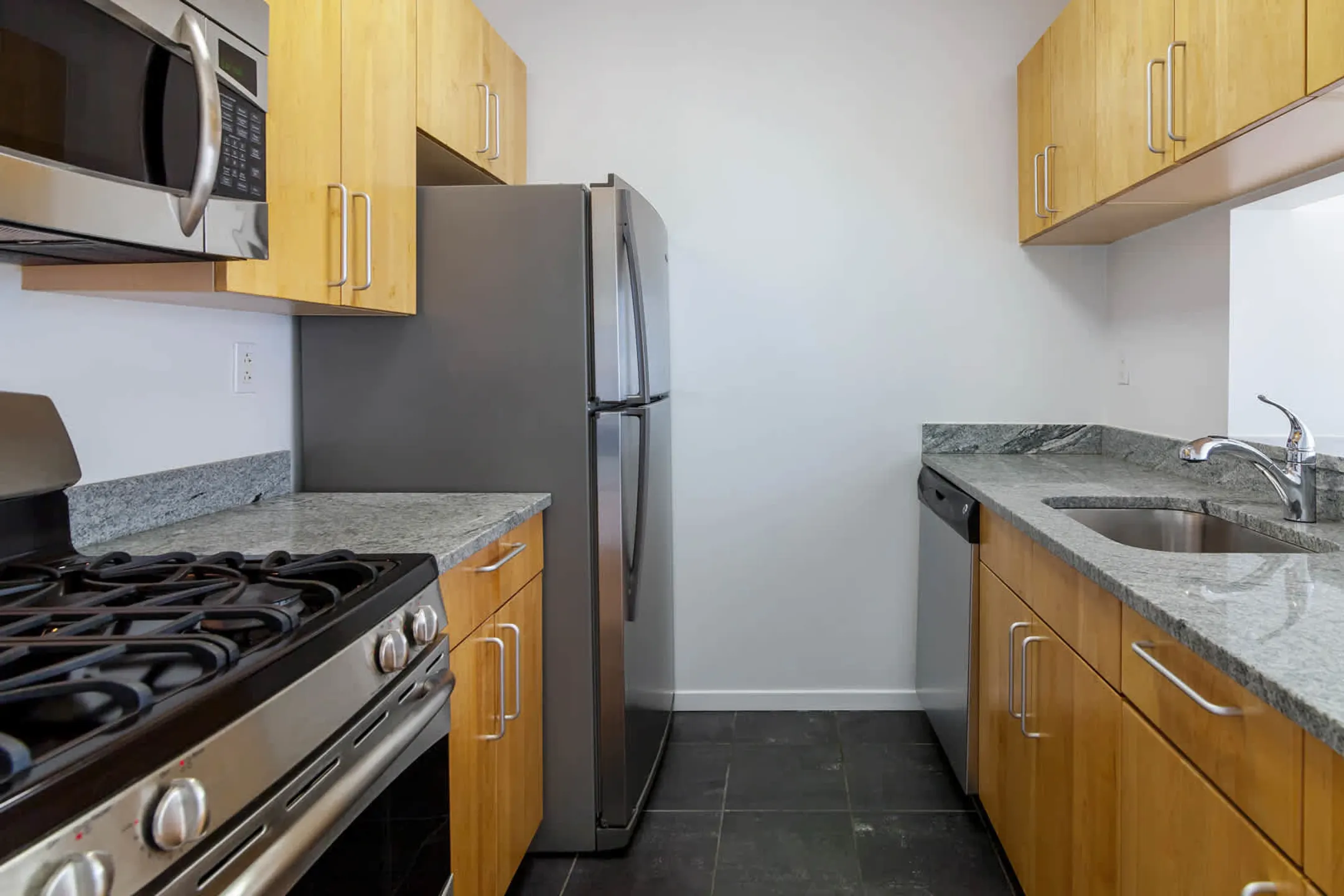 777 6th Avenue Apartments - New York, NY 10009