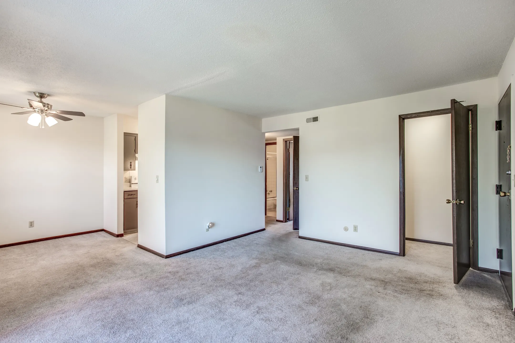 Crysler Plaza West and Crysler Plaza East 1240012519 East 40th