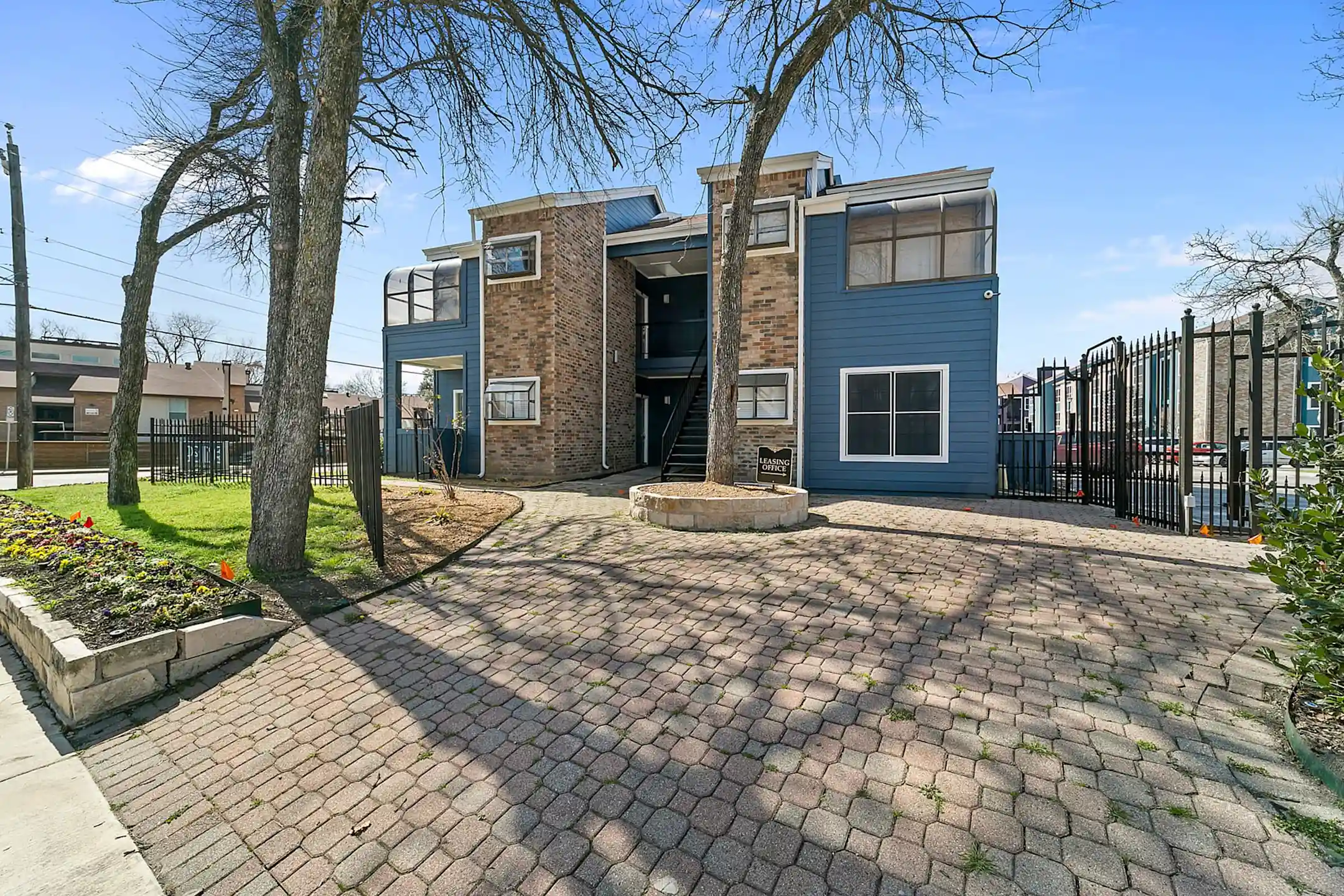 Prime at Lake Highlands 9727 Whitehurst Dr Dallas, TX Apartments