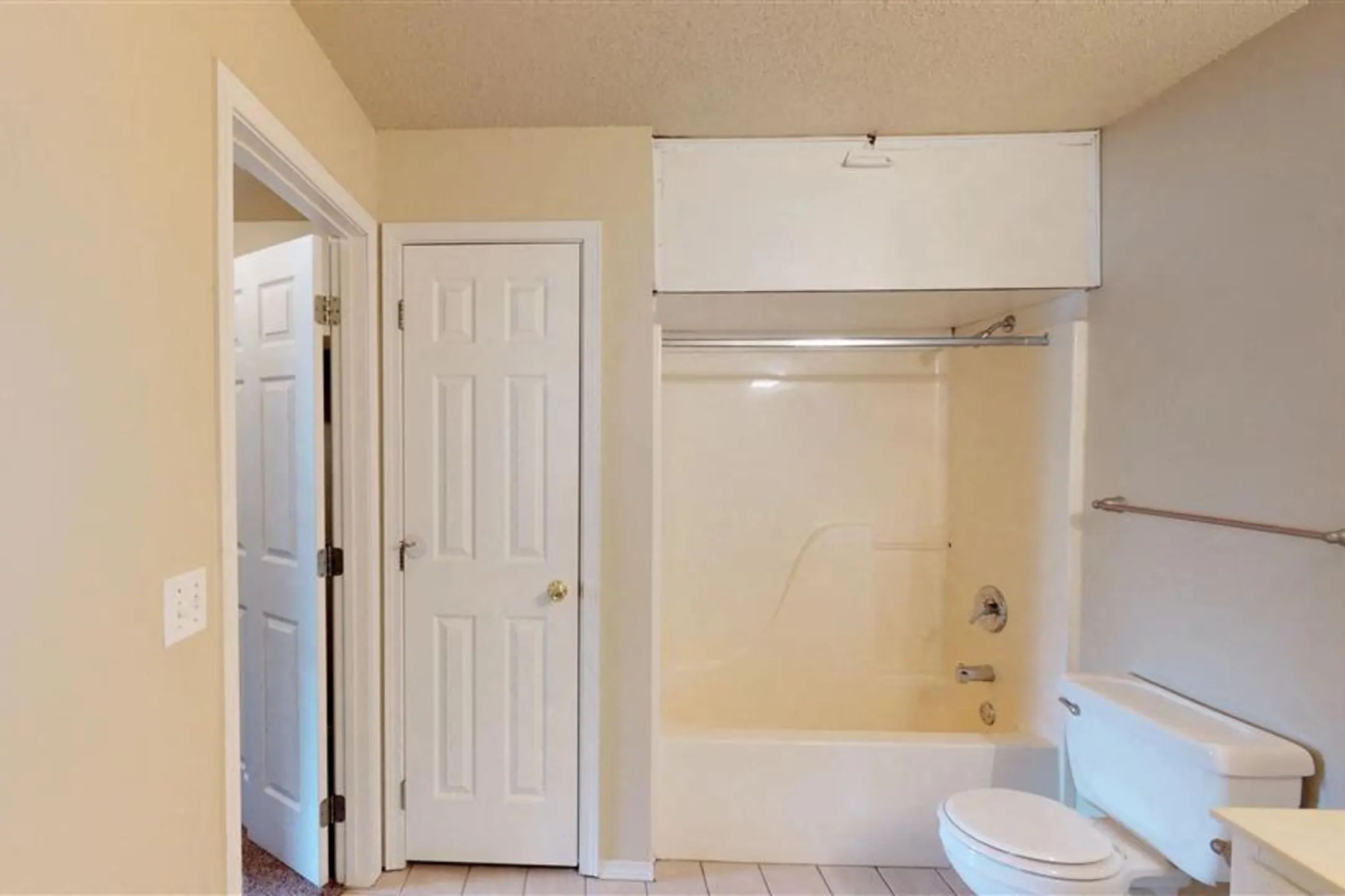 Bathroom - Sierra Vista Apartments - Sioux Falls, SD