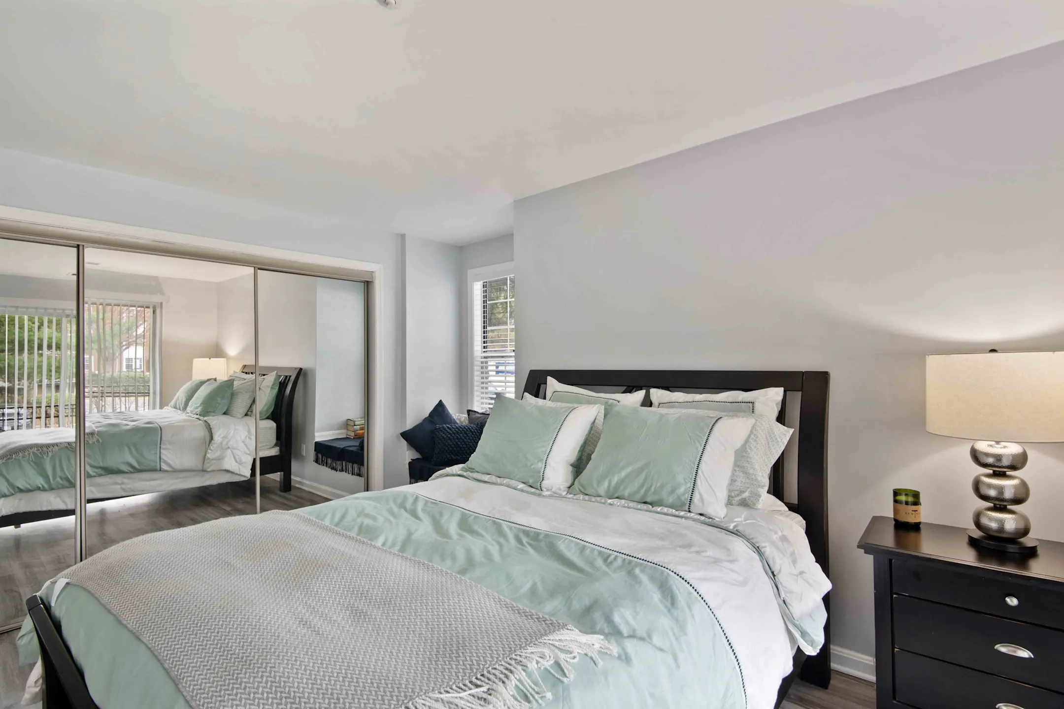 Bedroom - Henley at Kingstowne - Alexandria, VA