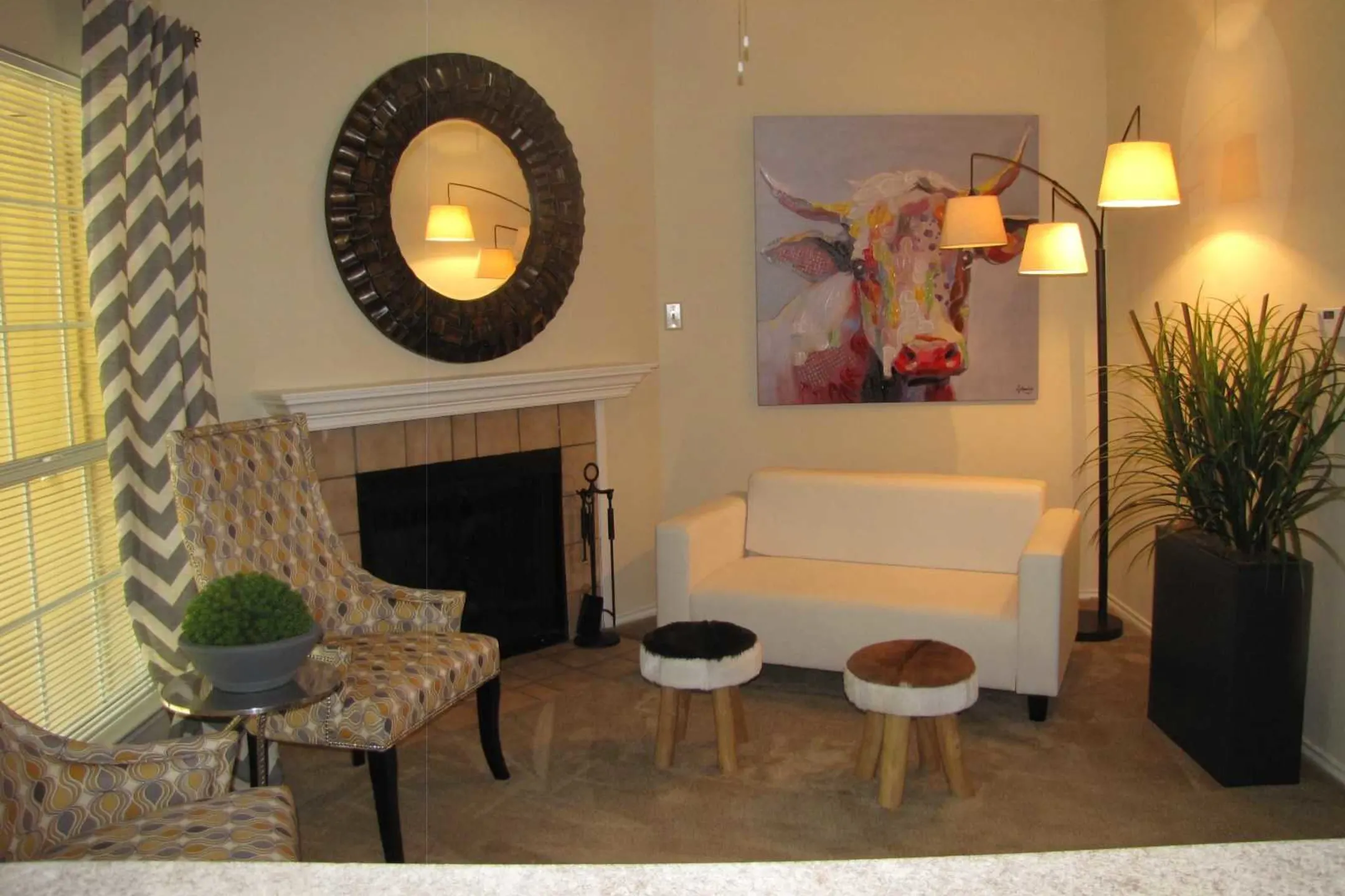 Living Room - Huntington Ridge - Irving, TX