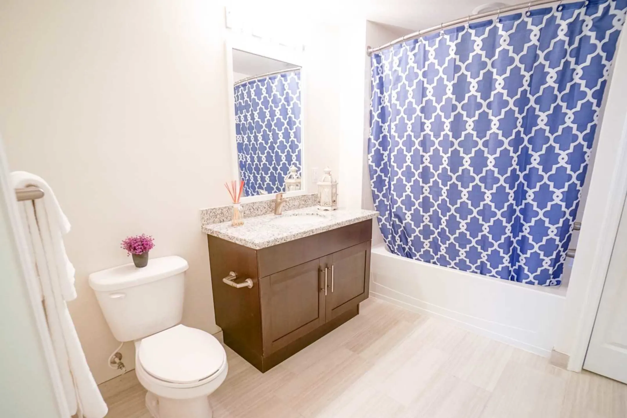 Bathroom - Metropolitan - Wilton Manors, FL