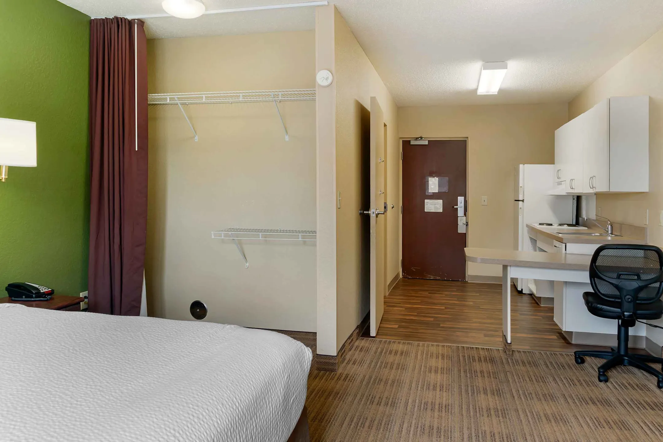 Furnished Studio Appleton Fox Cities 4141 Boardwalk Ct Appleton, WI Apartments for Rent