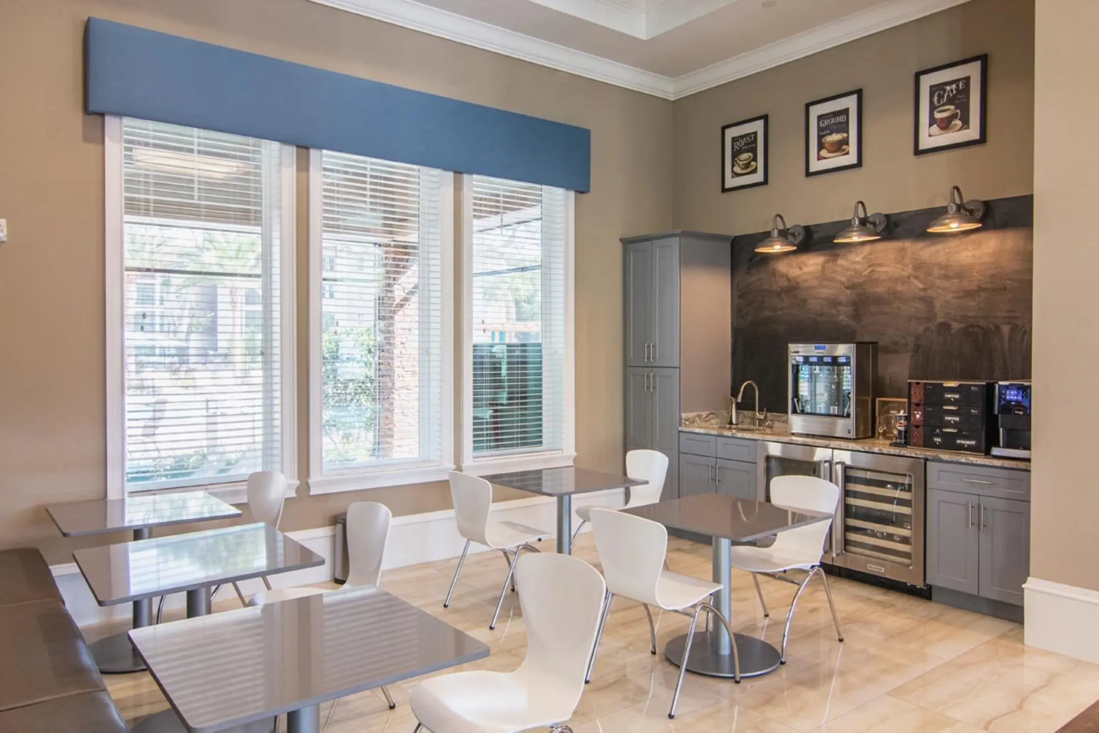 Oasis at Lake 906 Oasis Palm Circle Ocoee, FL Apartments for