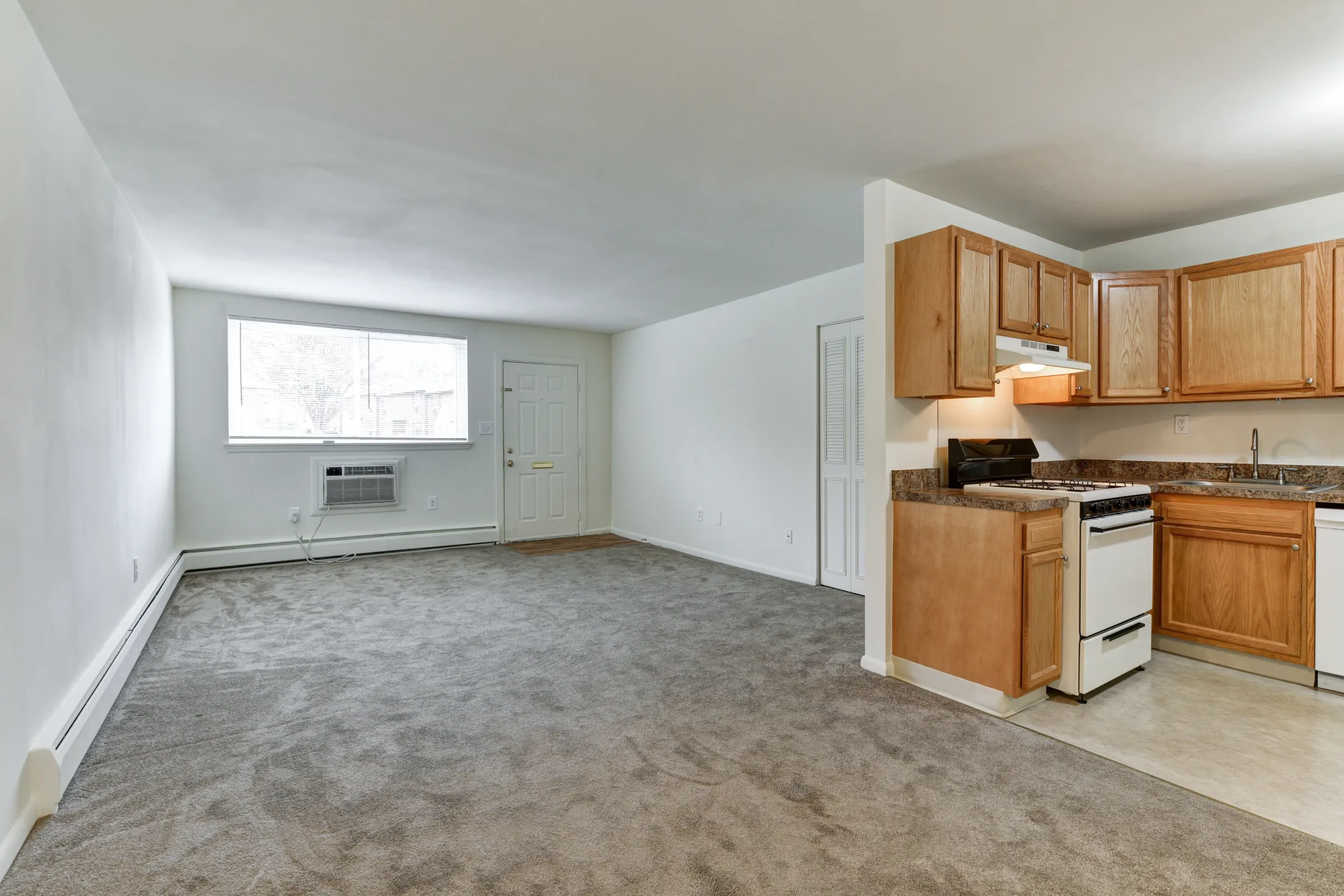 Presidential Court 918 E Clements Bridge Rd Runnemede, NJ