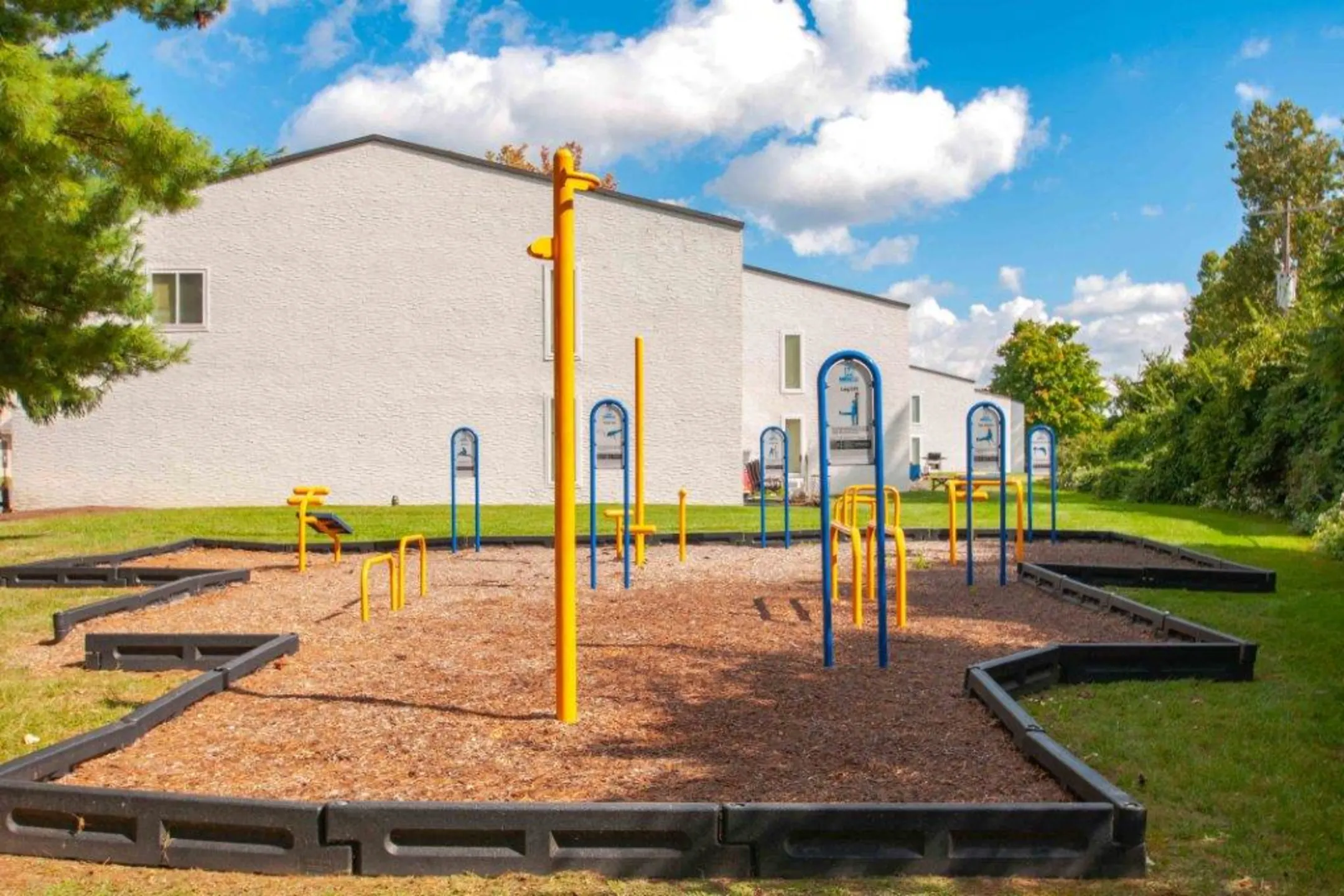 Lincoln Park Apartment Homes 1342 W Wyomissing Ct. Apt. B West Lawn